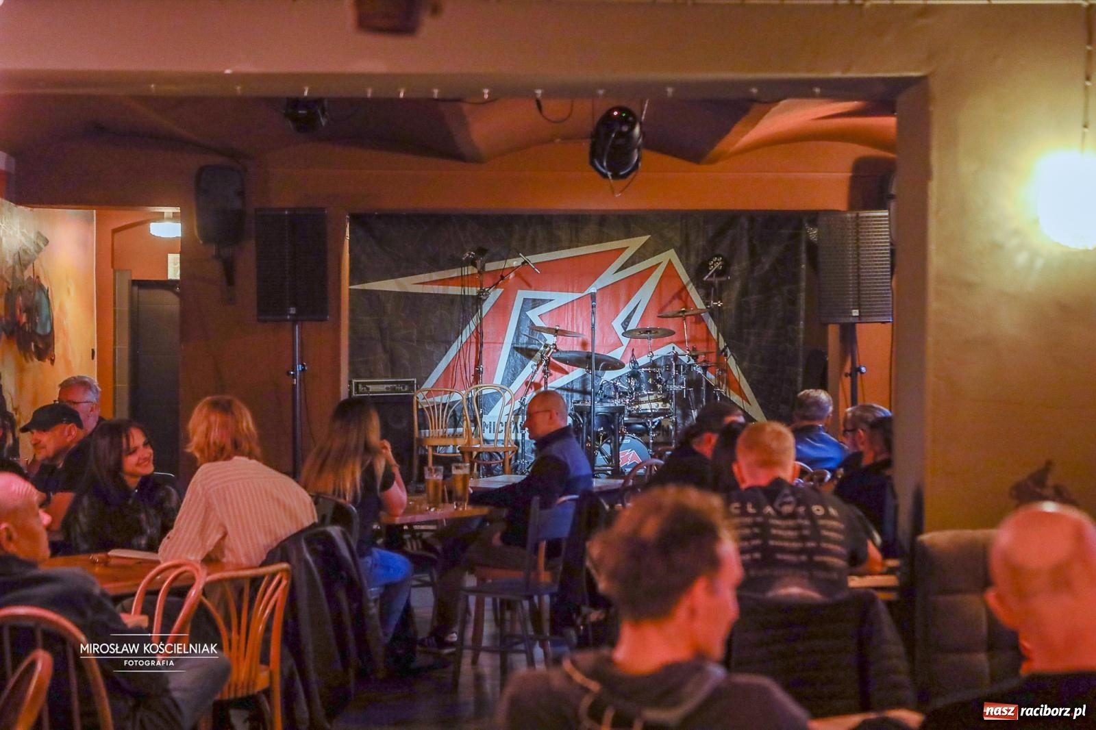 Zdjęcie w galerii na portalu naszraciborz.pl: TSA MNKWL zagrał w Raciborzu. Akustyczny wieczór z historią polskiego heavy metalu wiadomości z regionu