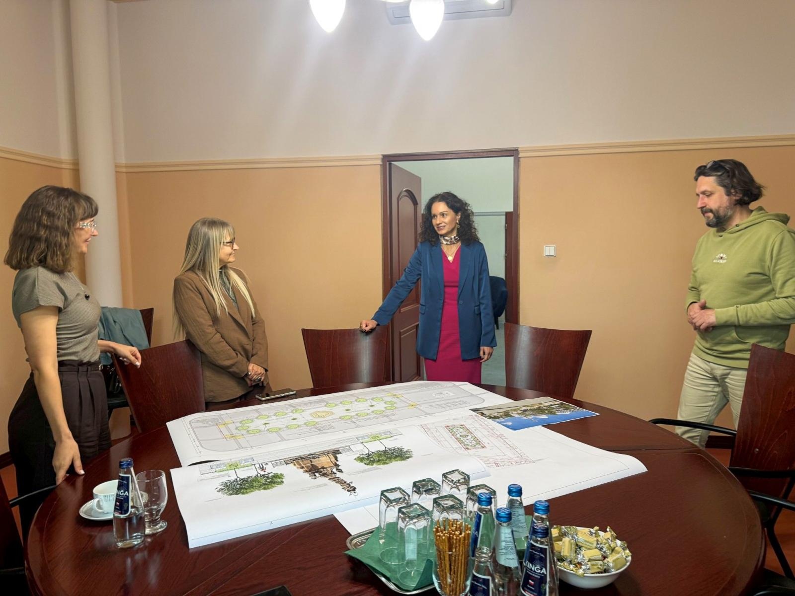 Zdjęcie w galerii na portalu naszraciborz.pl: Dzień z prezydentem Raciborza. Wyjątkowa aukcja Wielkiej Orkiestry Świątecznej Pomocy wiadomości z regionu