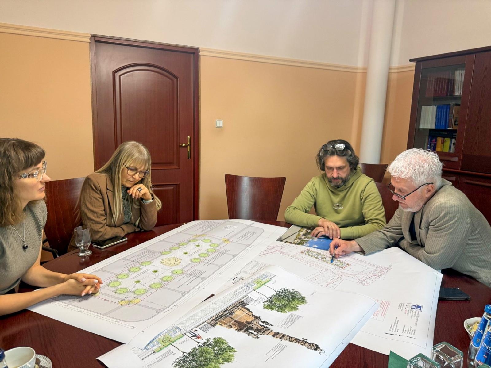 Zdjęcie w galerii na portalu naszraciborz.pl: Dzień z prezydentem Raciborza. Wyjątkowa aukcja Wielkiej Orkiestry Świątecznej Pomocy wiadomości z regionu