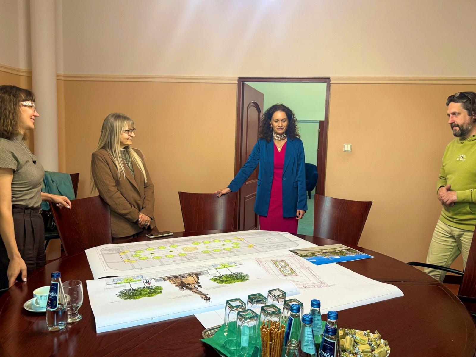 Zdjęcie w galerii na portalu naszraciborz.pl: Dzień z prezydentem Raciborza. Wyjątkowa aukcja Wielkiej Orkiestry Świątecznej Pomocy wiadomości z regionu