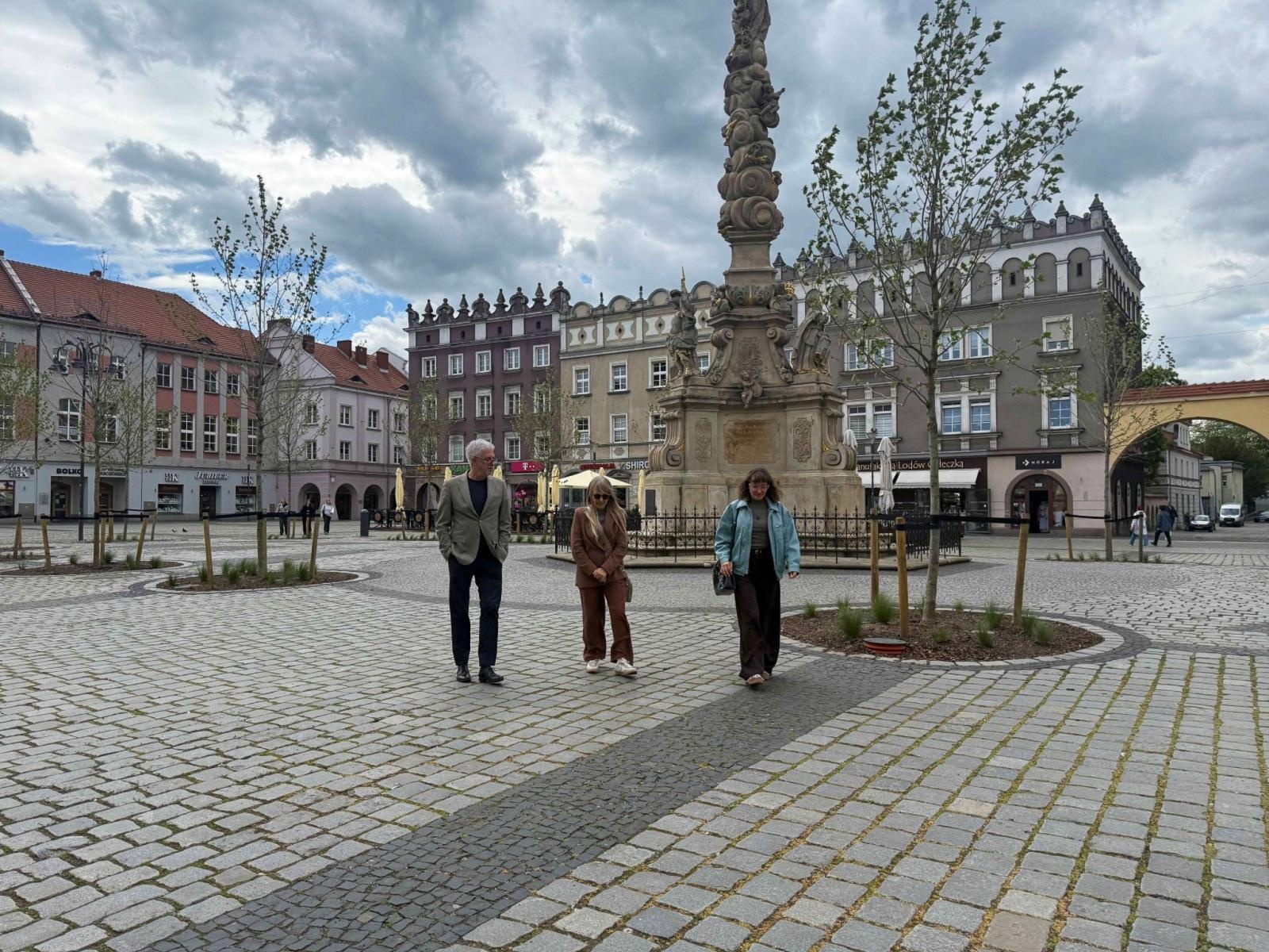 Zdjęcie w galerii na portalu naszraciborz.pl: Dzień z prezydentem Raciborza. Wyjątkowa aukcja Wielkiej Orkiestry Świątecznej Pomocy wiadomości z regionu