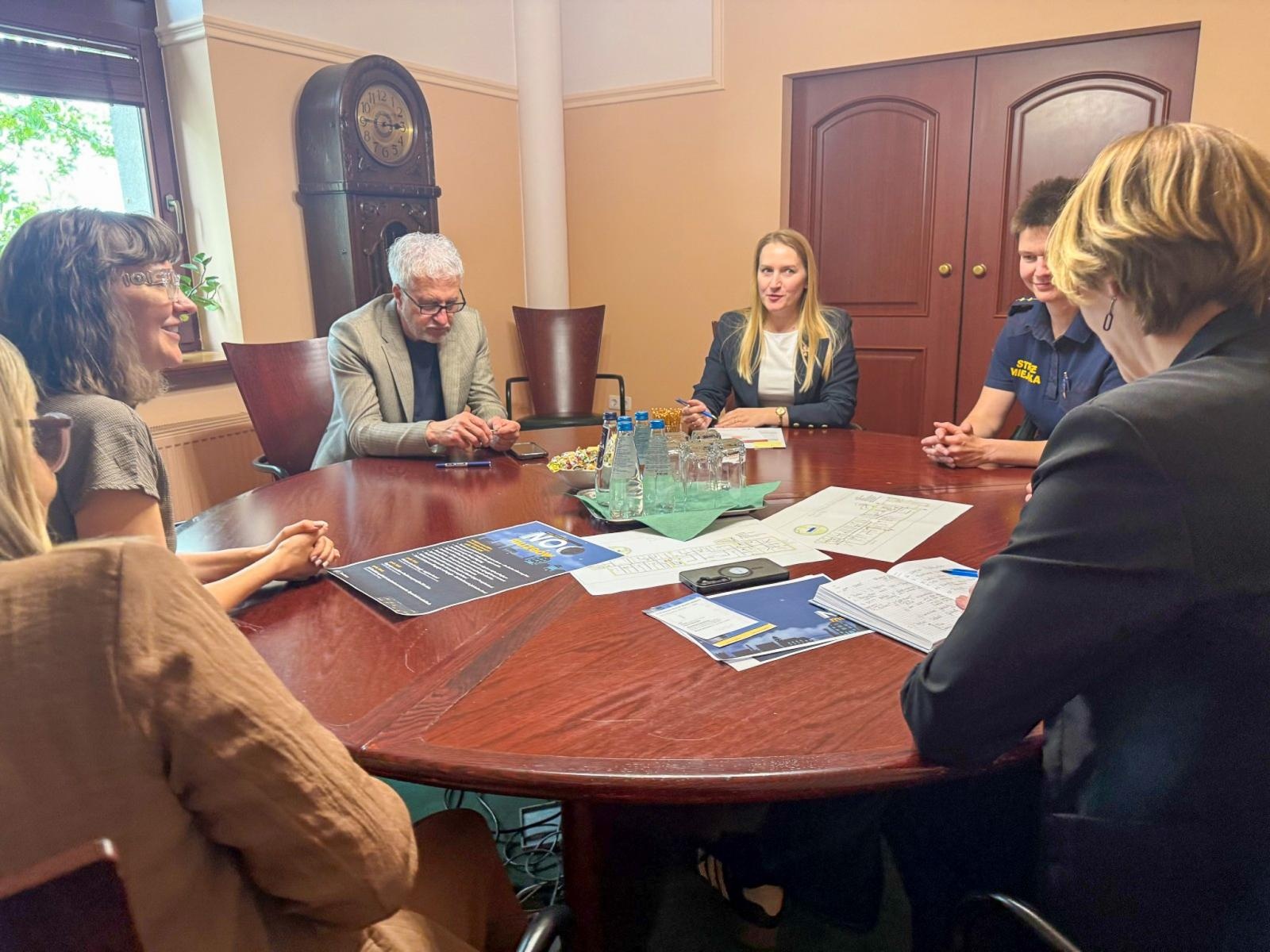 Zdjęcie w galerii na portalu naszraciborz.pl: Dzień z prezydentem Raciborza. Wyjątkowa aukcja Wielkiej Orkiestry Świątecznej Pomocy wiadomości z regionu