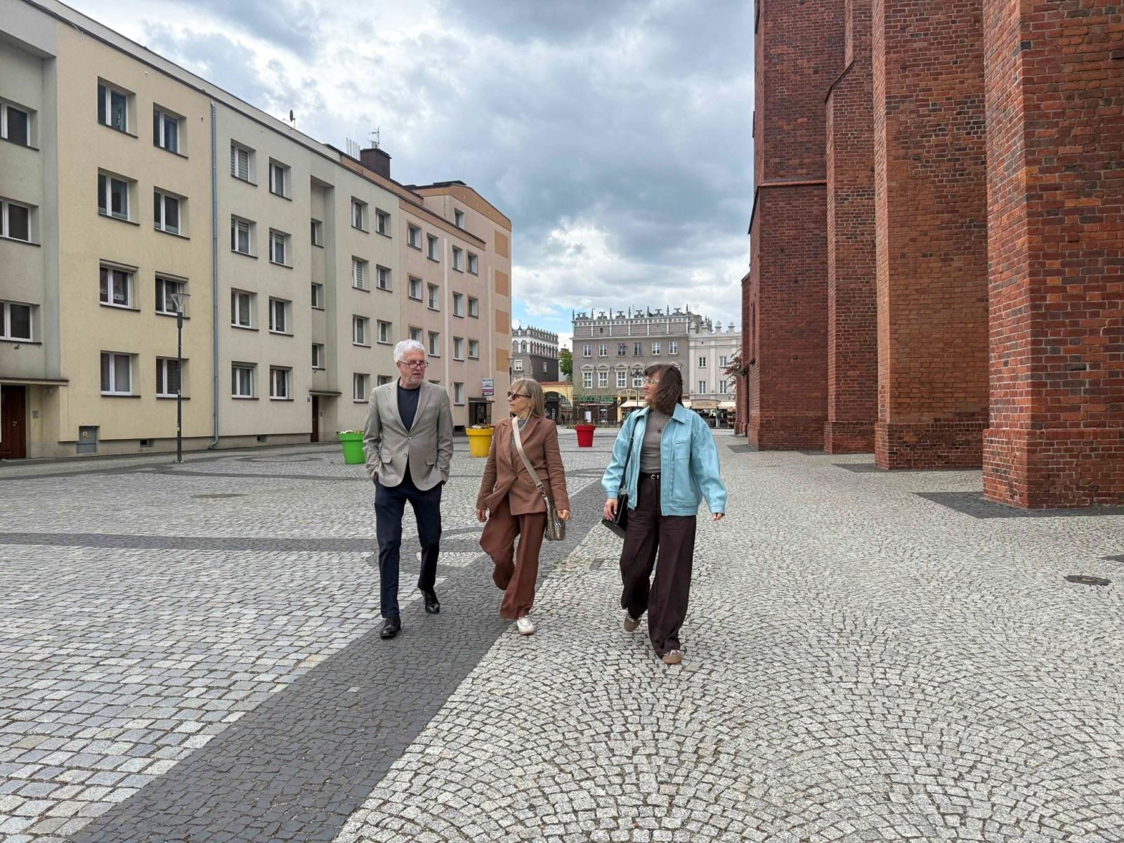 Zdjęcie w galerii na portalu naszraciborz.pl: Dzień z prezydentem Raciborza. Wyjątkowa aukcja Wielkiej Orkiestry Świątecznej Pomocy wiadomości z regionu