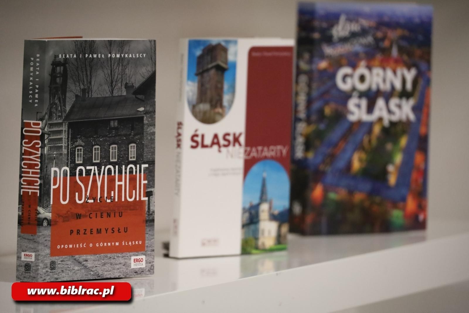 Zdjęcie w galerii na portalu naszraciborz.pl: Śląsk niezatarty. Beata i Paweł Pomykalscy w bibliotece wiadomości z regionu