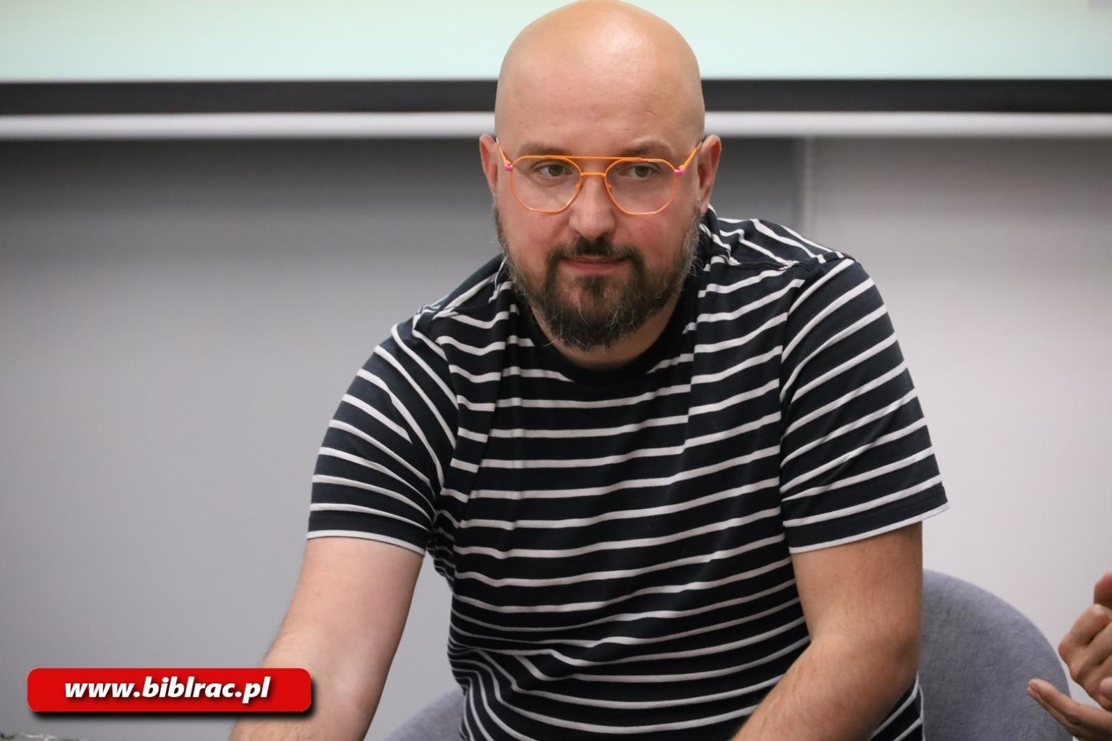 Zdjęcie w galerii na portalu naszraciborz.pl: Śląsk niezatarty. Beata i Paweł Pomykalscy w bibliotece wiadomości z regionu