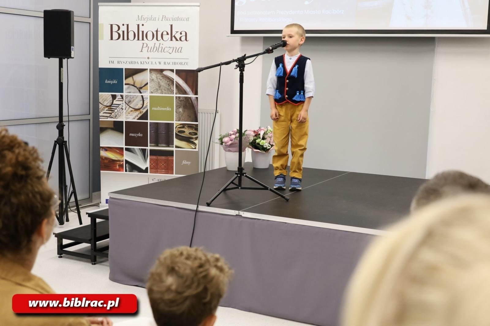 Zdjęcie w galerii na portalu naszraciborz.pl: Tukej piyknie godomy po raz XVI w raciborskiej bibliotece wiadomości z regionu
