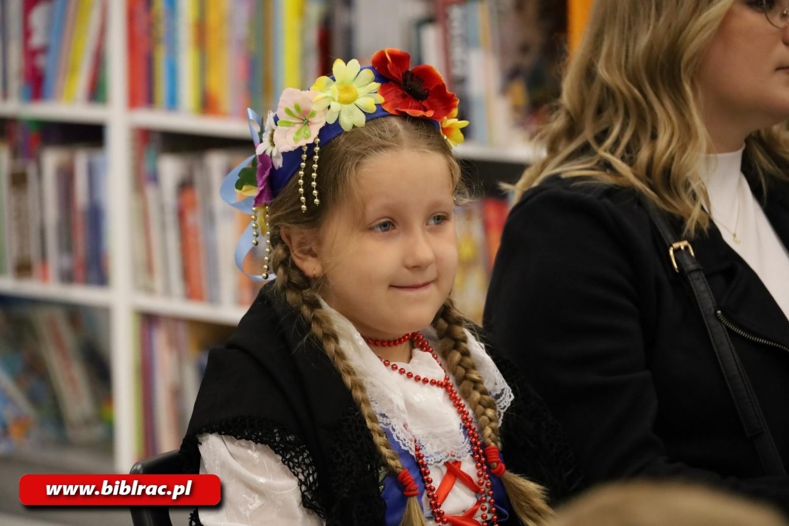 Zdjęcie w galerii na portalu naszraciborz.pl: Tukej piyknie godomy po raz XVI w raciborskiej bibliotece wiadomości z regionu