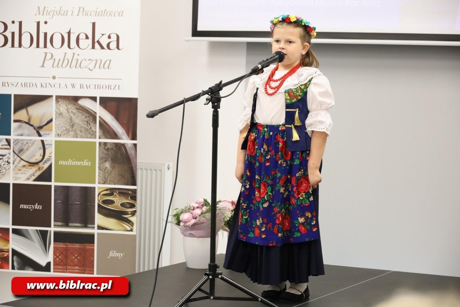 Zdjęcie w galerii na portalu naszraciborz.pl: Tukej piyknie godomy po raz XVI w raciborskiej bibliotece wiadomości z regionu