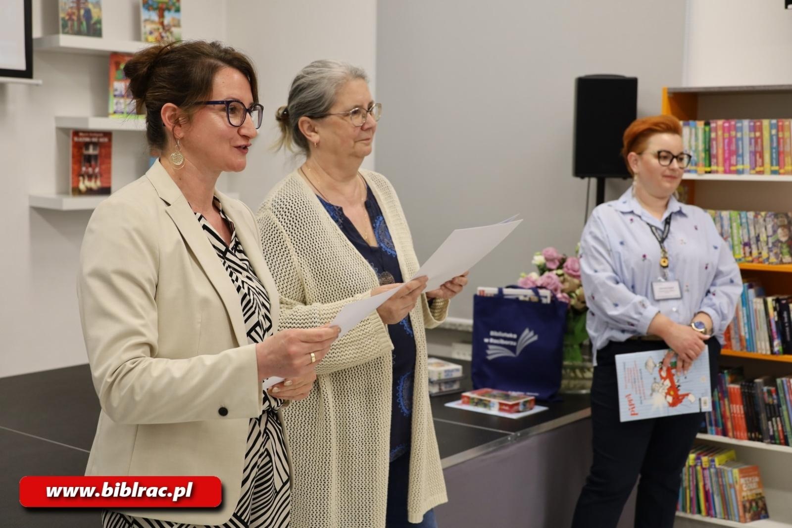 Zdjęcie w galerii na portalu naszraciborz.pl: Tukej piyknie godomy po raz XVI w raciborskiej bibliotece wiadomości z regionu
