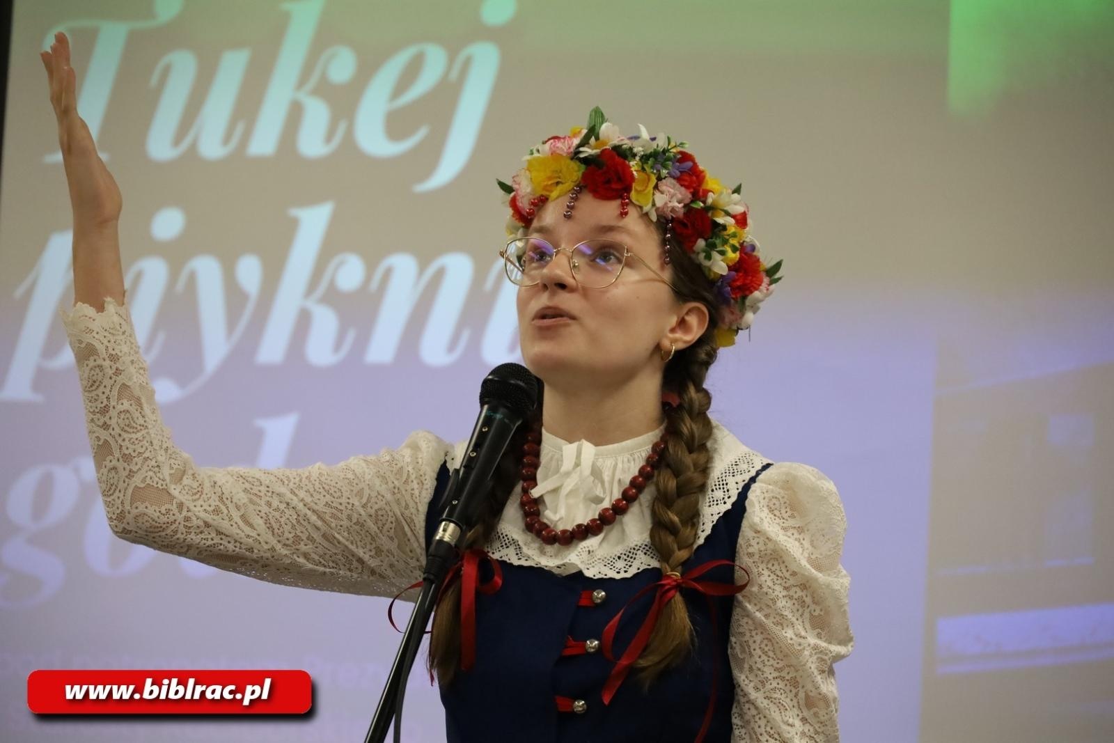 Zdjęcie w galerii na portalu naszraciborz.pl: Tukej piyknie godomy po raz XVI w raciborskiej bibliotece wiadomości z regionu