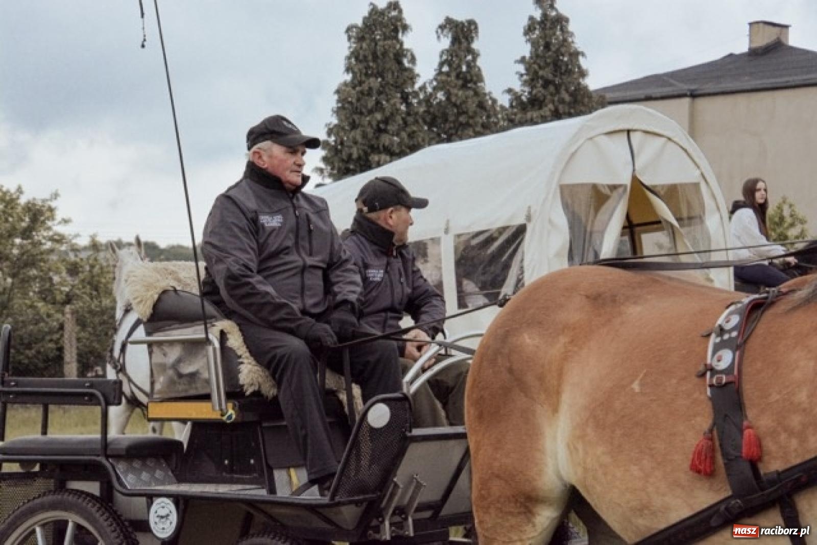 Zdjęcie w galerii na portalu naszraciborz.pl: Procesja św. Urbana w Kobyli. Tradycja, która od wieków prowadzi przez pola  wiadomości z regionu