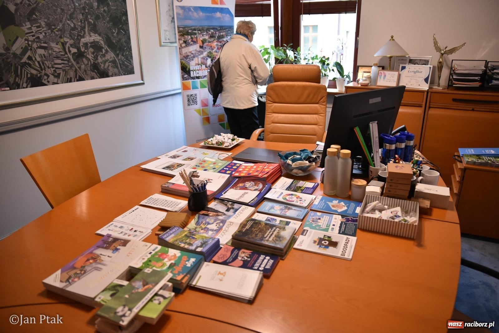 Zdjęcie w galerii na portalu naszraciborz.pl: Za nami Noc Muzeów w Urzędzie Miasta Racibórz – salwa, edukacja, historia i atrakcje dla mieszkańców wiadomości z regionu
