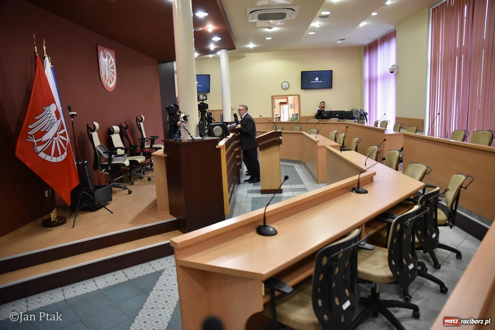 Zdjęcie w galerii na portalu naszraciborz.pl: Za nami Noc Muzeów w Urzędzie Miasta Racibórz – salwa, edukacja, historia i atrakcje dla mieszkańców wiadomości z regionu
