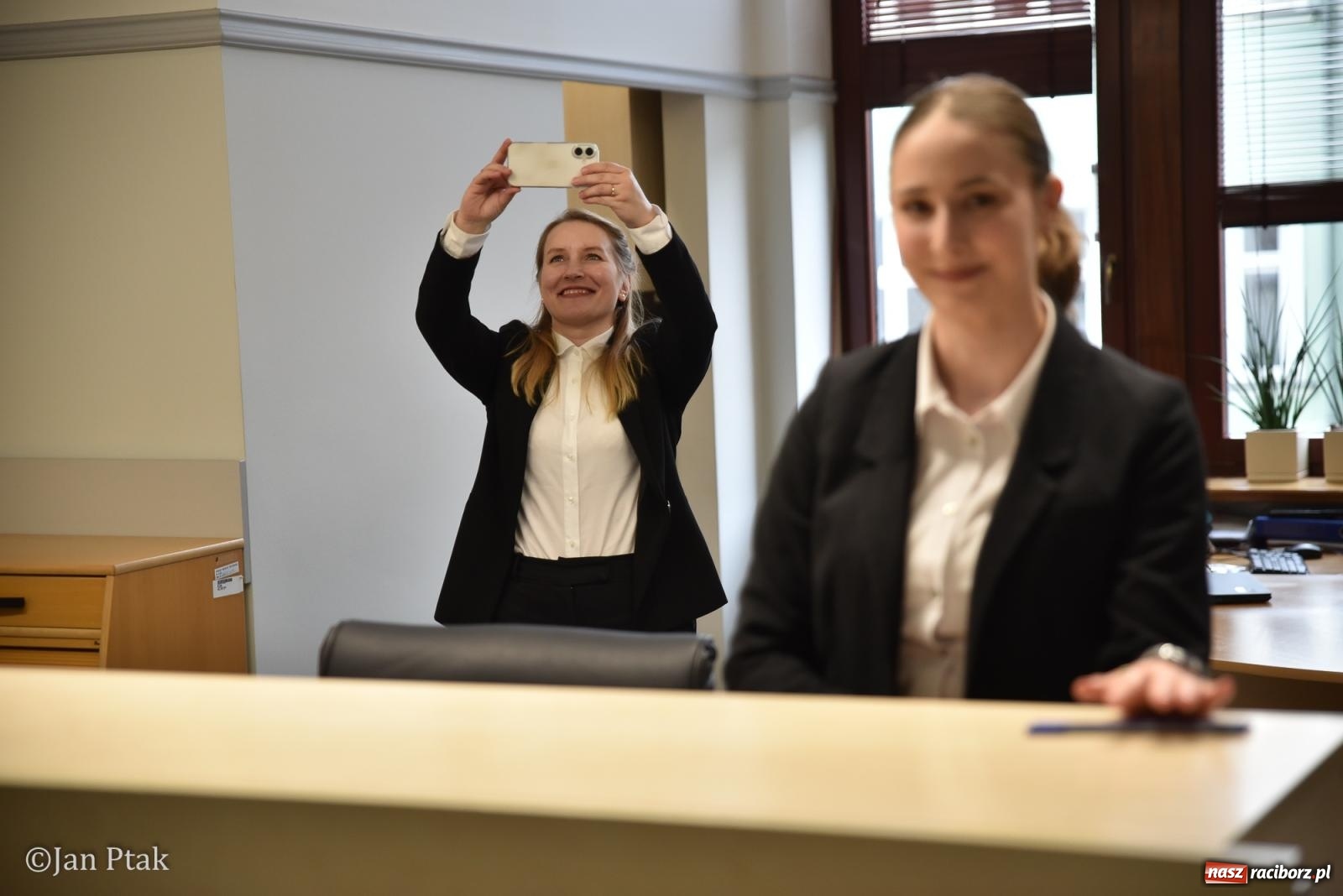 Zdjęcie w galerii na portalu naszraciborz.pl: Za nami Noc Muzeów w Urzędzie Miasta Racibórz – salwa, edukacja, historia i atrakcje dla mieszkańców wiadomości z regionu