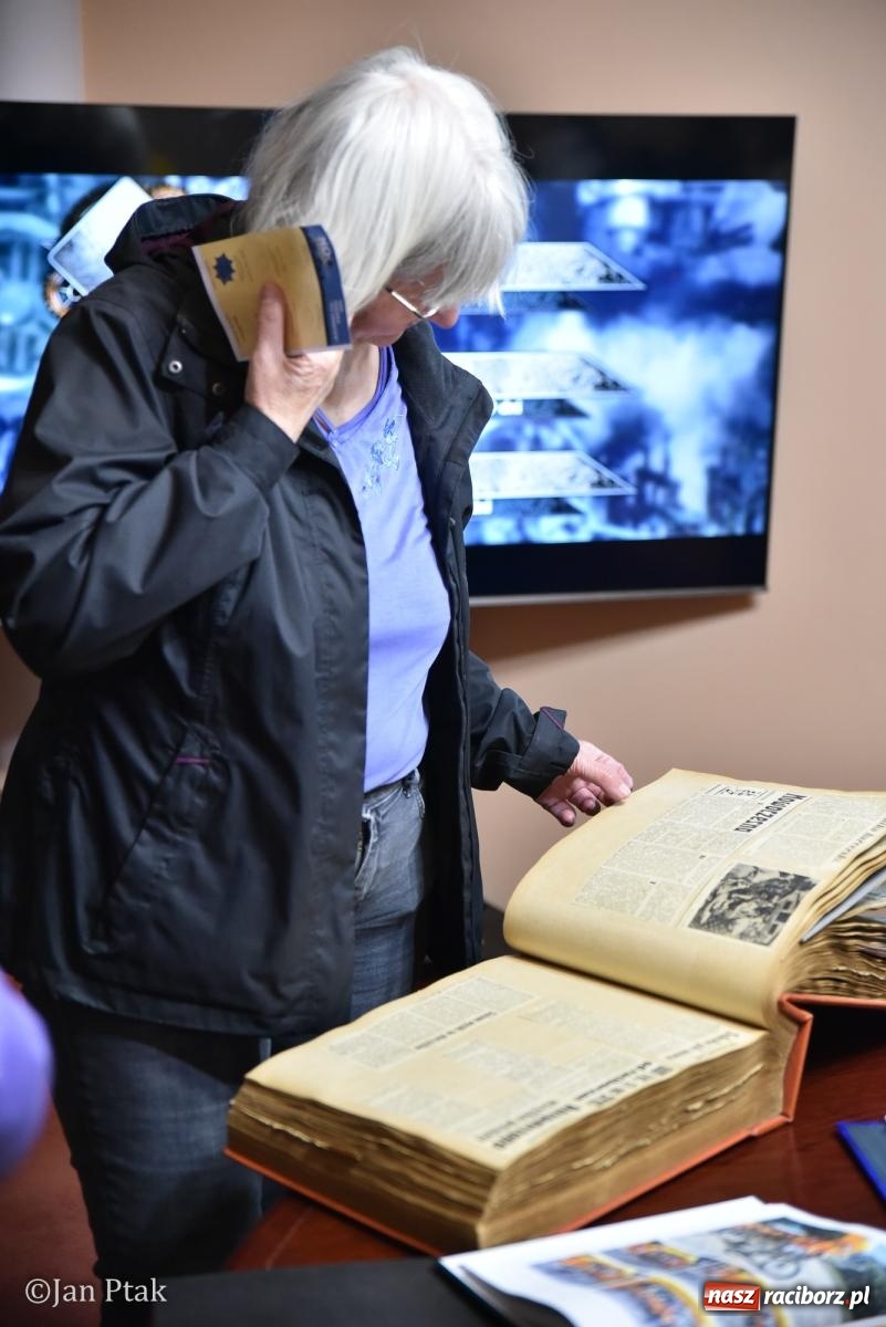 Zdjęcie w galerii na portalu naszraciborz.pl: Za nami Noc Muzeów w Urzędzie Miasta Racibórz – salwa, edukacja, historia i atrakcje dla mieszkańców wiadomości z regionu