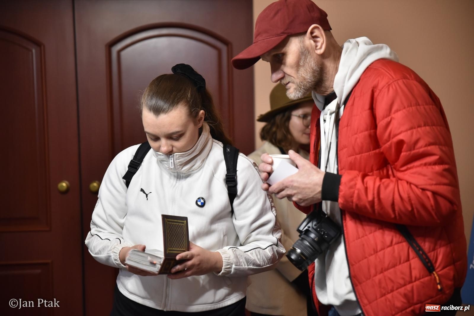 Zdjęcie w galerii na portalu naszraciborz.pl: Za nami Noc Muzeów w Urzędzie Miasta Racibórz – salwa, edukacja, historia i atrakcje dla mieszkańców wiadomości z regionu