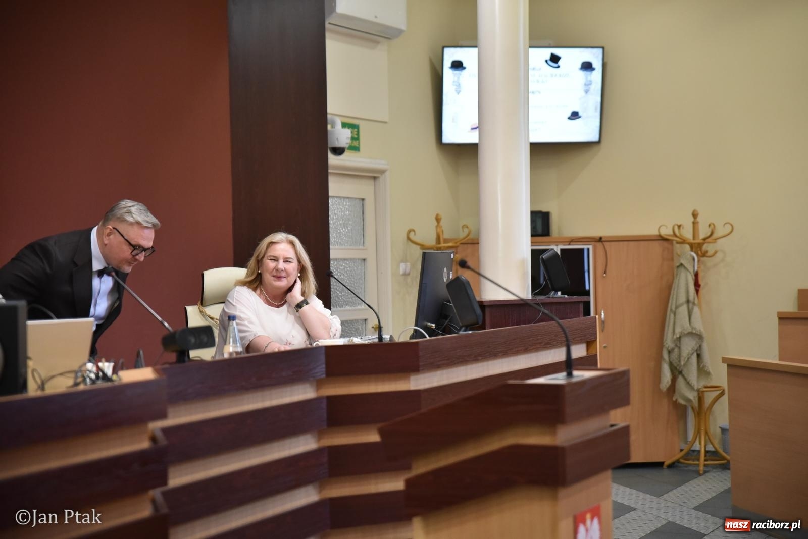 Zdjęcie w galerii na portalu naszraciborz.pl: Za nami Noc Muzeów w Urzędzie Miasta Racibórz – salwa, edukacja, historia i atrakcje dla mieszkańców wiadomości z regionu