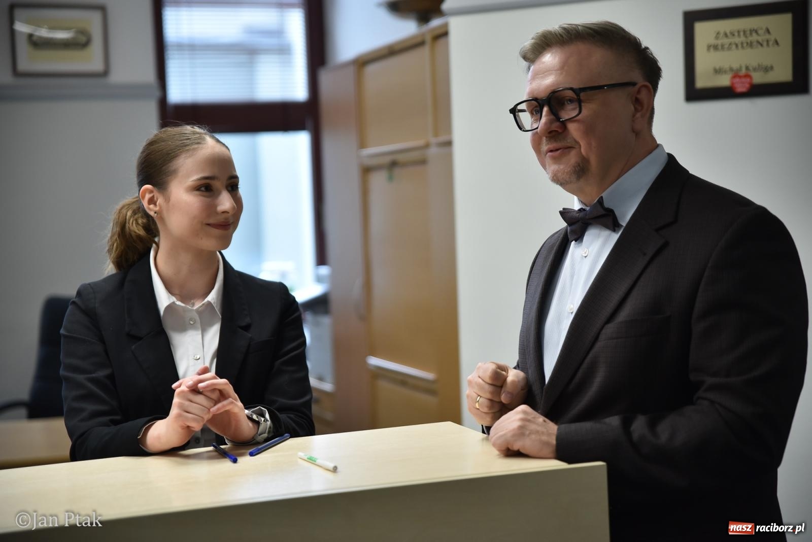 Zdjęcie w galerii na portalu naszraciborz.pl: Za nami Noc Muzeów w Urzędzie Miasta Racibórz – salwa, edukacja, historia i atrakcje dla mieszkańców wiadomości z regionu