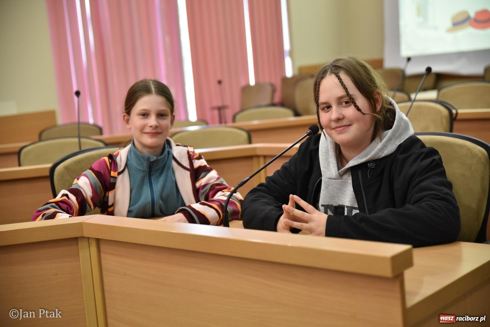 Zdjęcie w galerii na portalu naszraciborz.pl: Za nami Noc Muzeów w Urzędzie Miasta Racibórz – salwa, edukacja, historia i atrakcje dla mieszkańców wiadomości z regionu