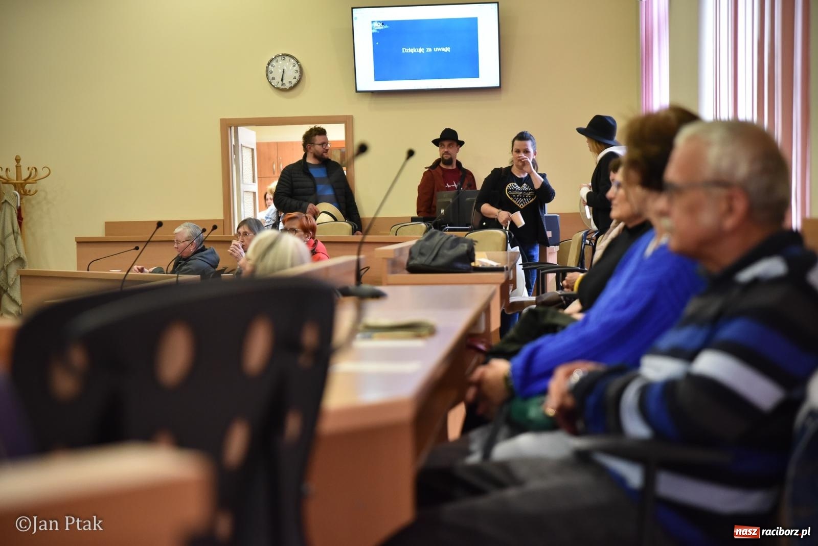 Zdjęcie w galerii na portalu naszraciborz.pl: Za nami Noc Muzeów w Urzędzie Miasta Racibórz – salwa, edukacja, historia i atrakcje dla mieszkańców wiadomości z regionu