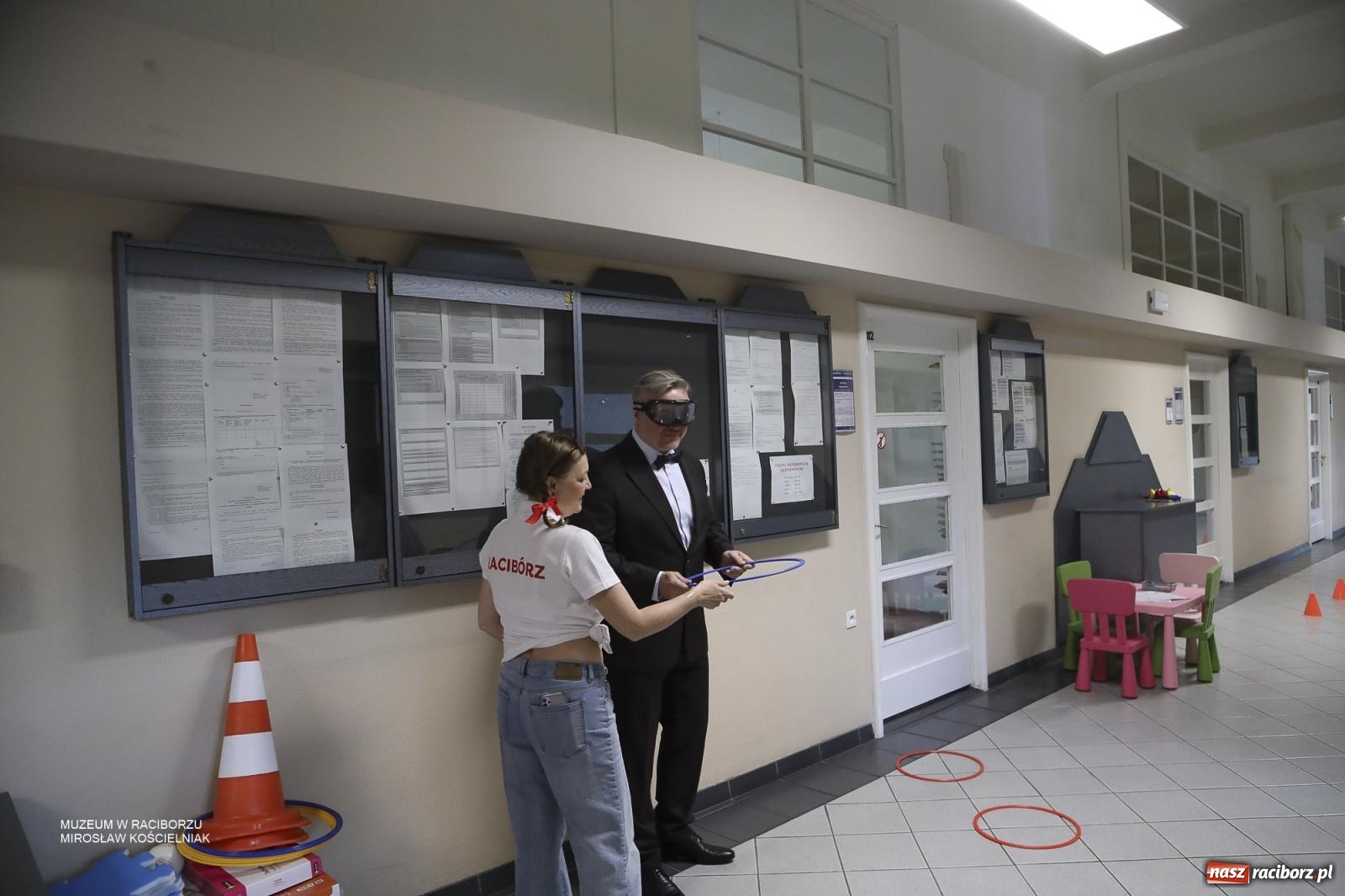 Zdjęcie w galerii na portalu naszraciborz.pl: Za nami Noc Muzeów w Urzędzie Miasta Racibórz – salwa, edukacja, historia i atrakcje dla mieszkańców wiadomości z regionu