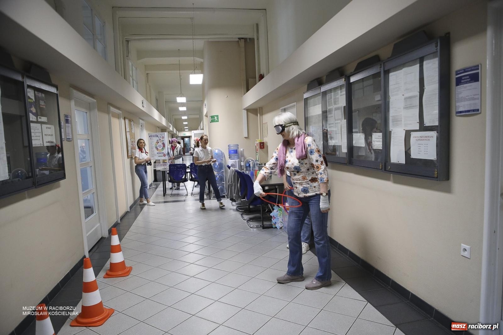 Zdjęcie w galerii na portalu naszraciborz.pl: Za nami Noc Muzeów w Urzędzie Miasta Racibórz – salwa, edukacja, historia i atrakcje dla mieszkańców wiadomości z regionu