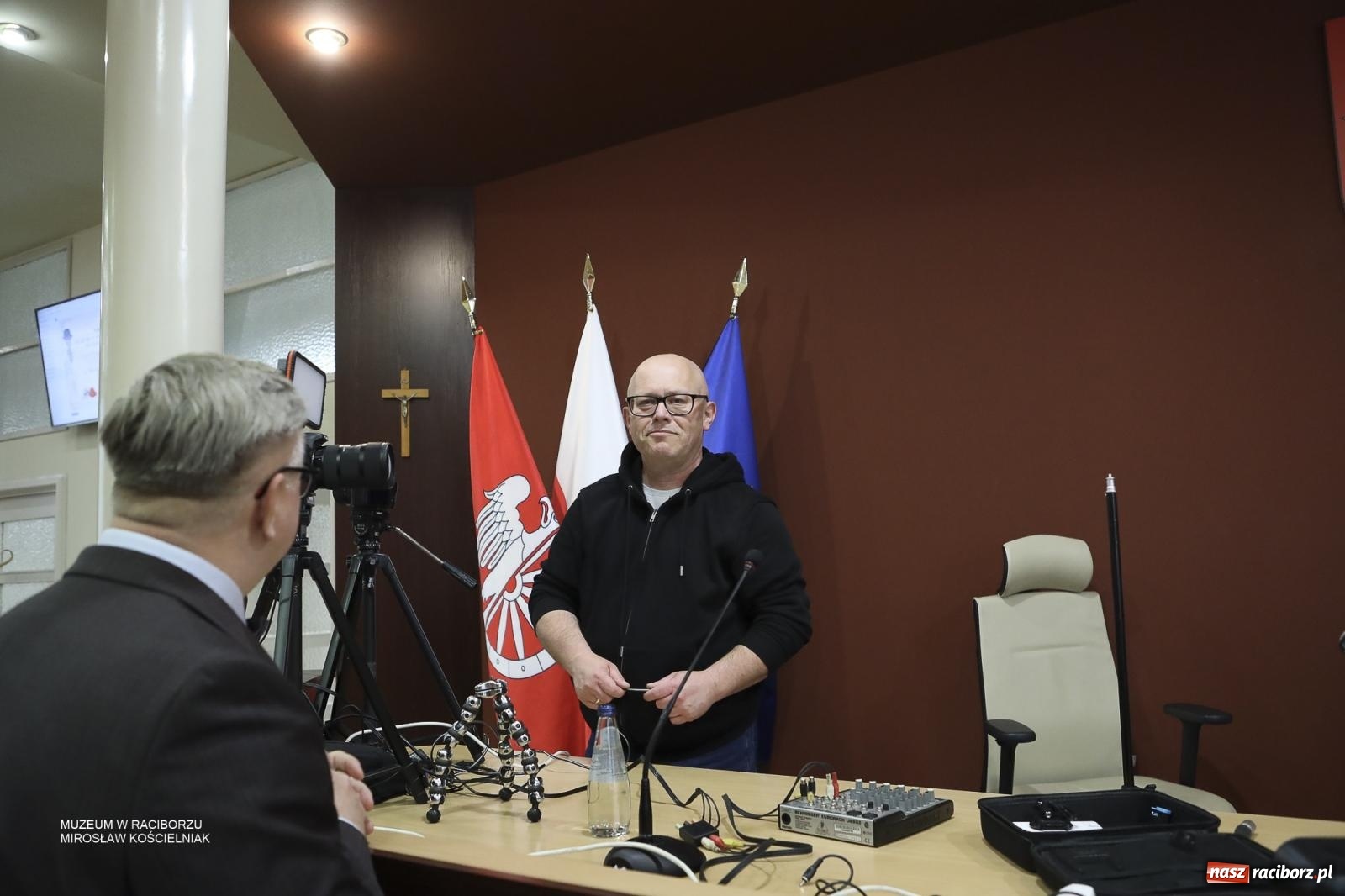 Zdjęcie w galerii na portalu naszraciborz.pl: Za nami Noc Muzeów w Urzędzie Miasta Racibórz – salwa, edukacja, historia i atrakcje dla mieszkańców wiadomości z regionu