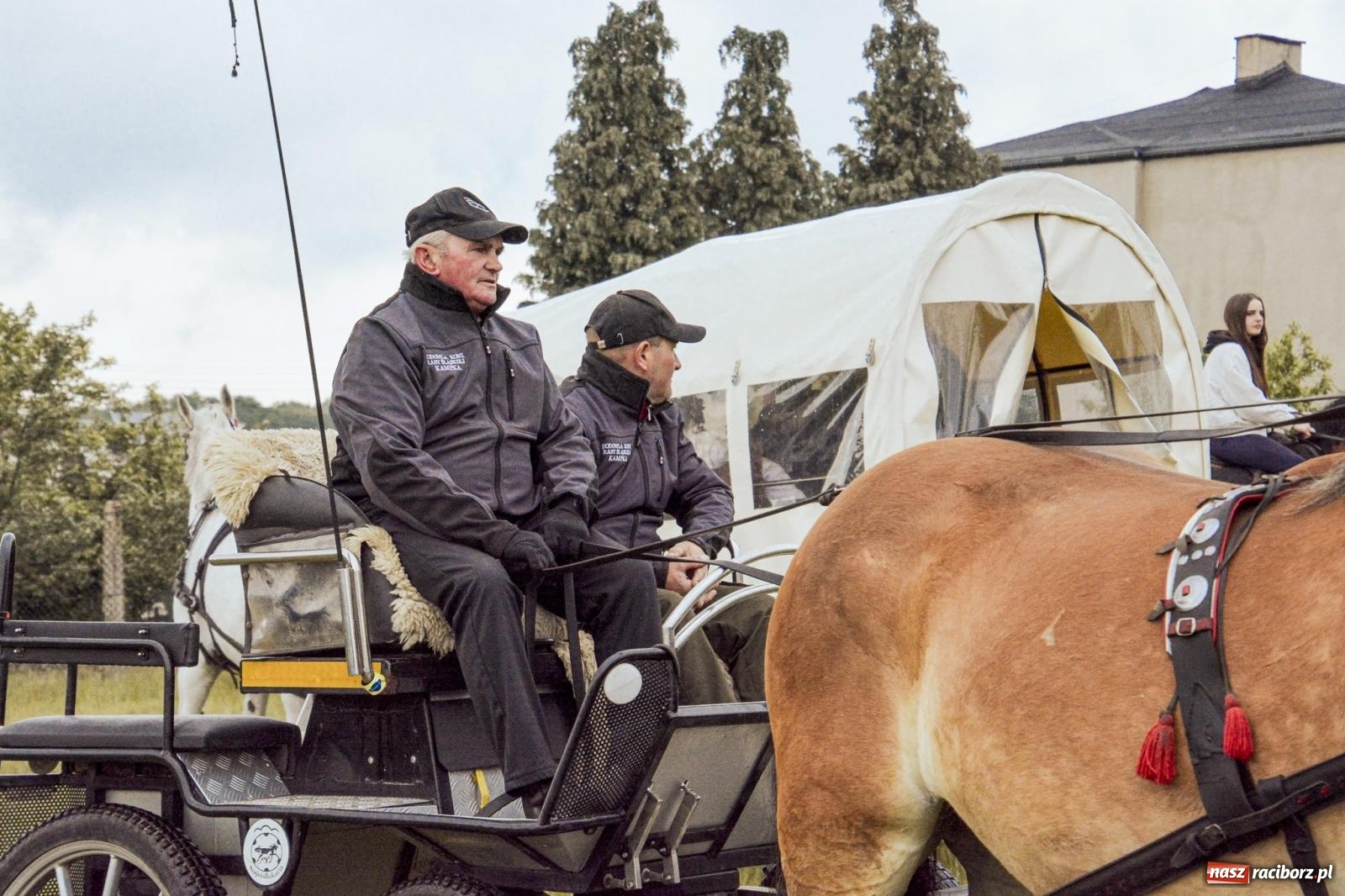 Zdjęcie w galerii na portalu naszraciborz.pl: Procesja św. Urbana w Kobyli. Tradycja, która od wieków prowadzi przez pola [FOTO i WIDEO] wiadomości z regionu