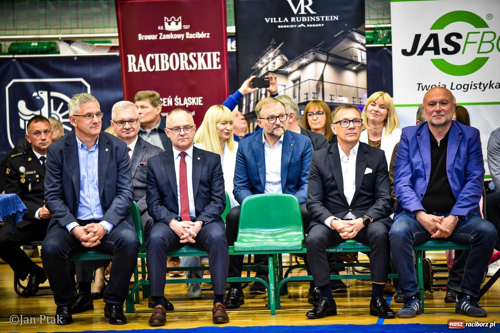Zdjęcie w galerii na portalu naszraciborz.pl: Międzynarodowe Mistrzostwa Polski Juniorów U-20 w Raciborzu. Brąz Franciszka Koćwina dla Unii wiadomości z regionu