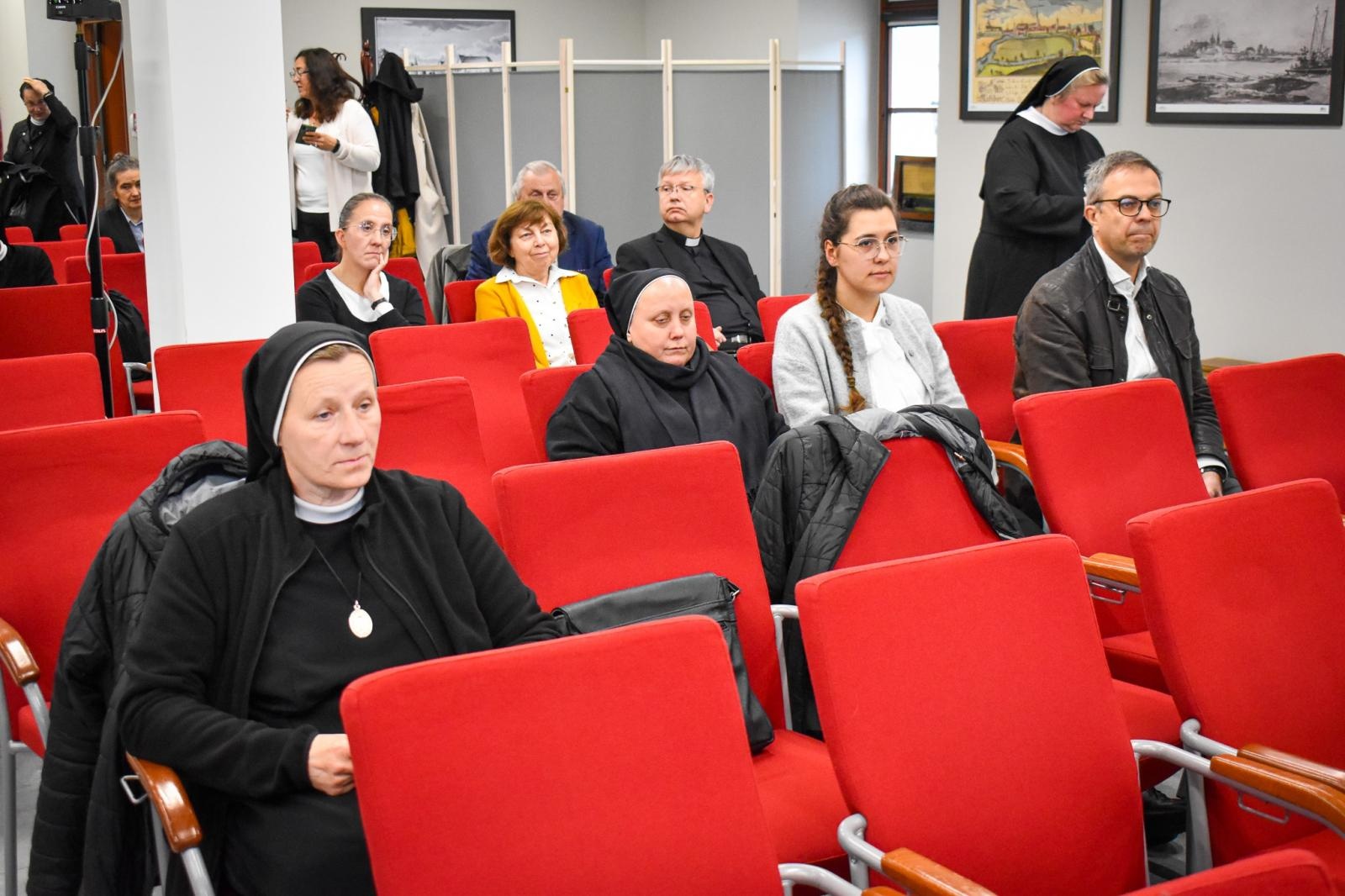 Zdjęcie w galerii na portalu naszraciborz.pl: V Dni Dulcissimiańskie w Raciborzu. Duchowość, nauka i pamięć o siostrze Marii Dulcissimie Hoffmann wiadomości z regionu