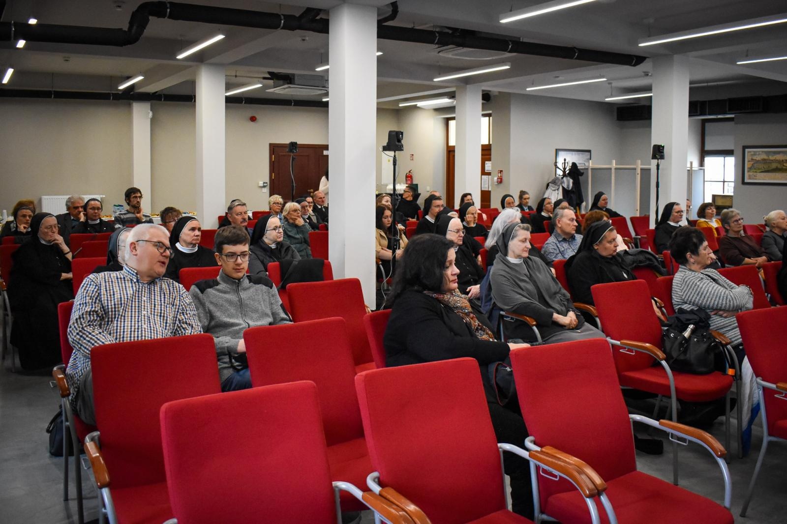 Zdjęcie w galerii na portalu naszraciborz.pl: V Dni Dulcissimiańskie w Raciborzu. Duchowość, nauka i pamięć o siostrze Marii Dulcissimie Hoffmann wiadomości z regionu