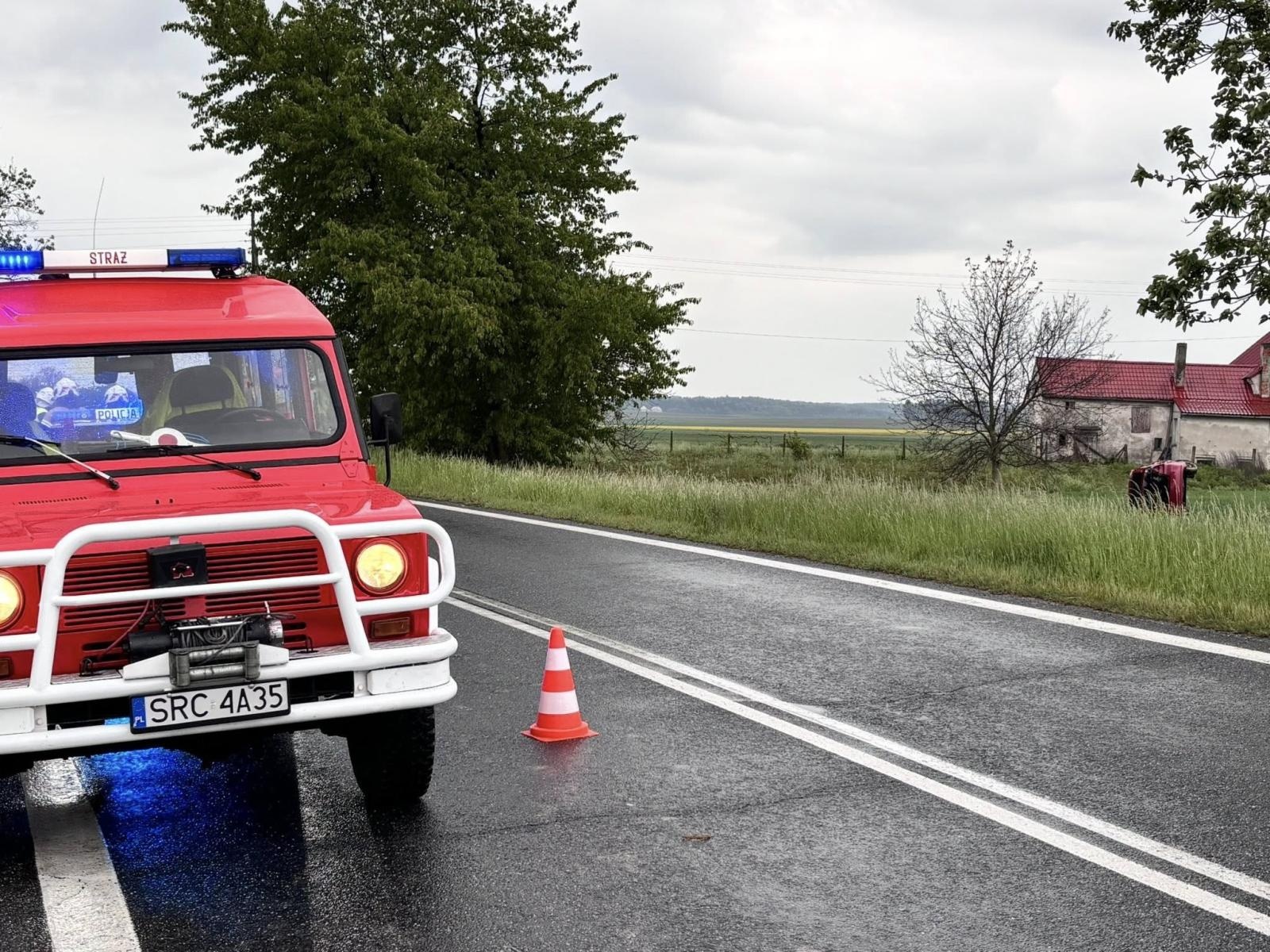Zdjęcie w galerii na portalu naszraciborz.pl: Tworków i Racibórz: dwa zdarzenia drogowe w regionie, poszkodowane dwie osoby wiadomości z regionu