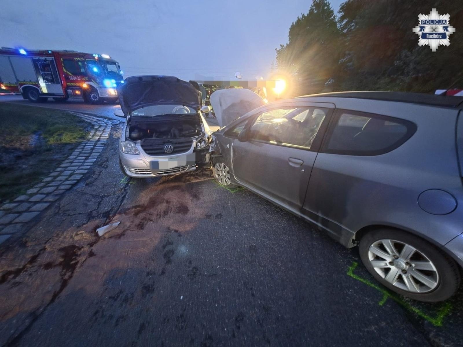 Zdjęcie w galerii na portalu naszraciborz.pl: Tworków i Racibórz: dwa zdarzenia drogowe w regionie, poszkodowane dwie osoby wiadomości z regionu