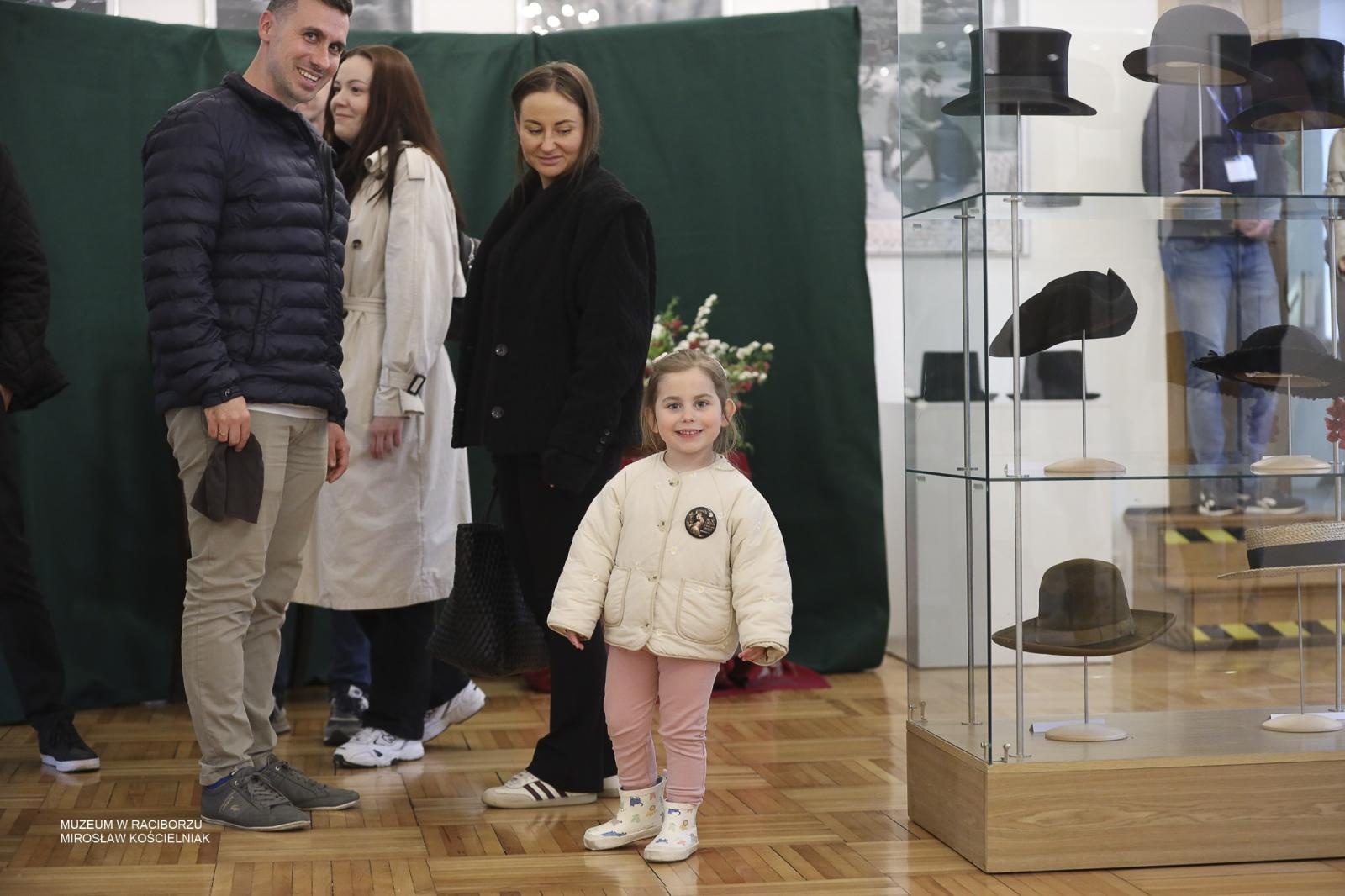 Zdjęcie w galerii na portalu naszraciborz.pl: Noc Muzeów w Raciborzu za nami. Kino nieme, eksperymenty i wieczór pełen atrakcji wiadomości z regionu