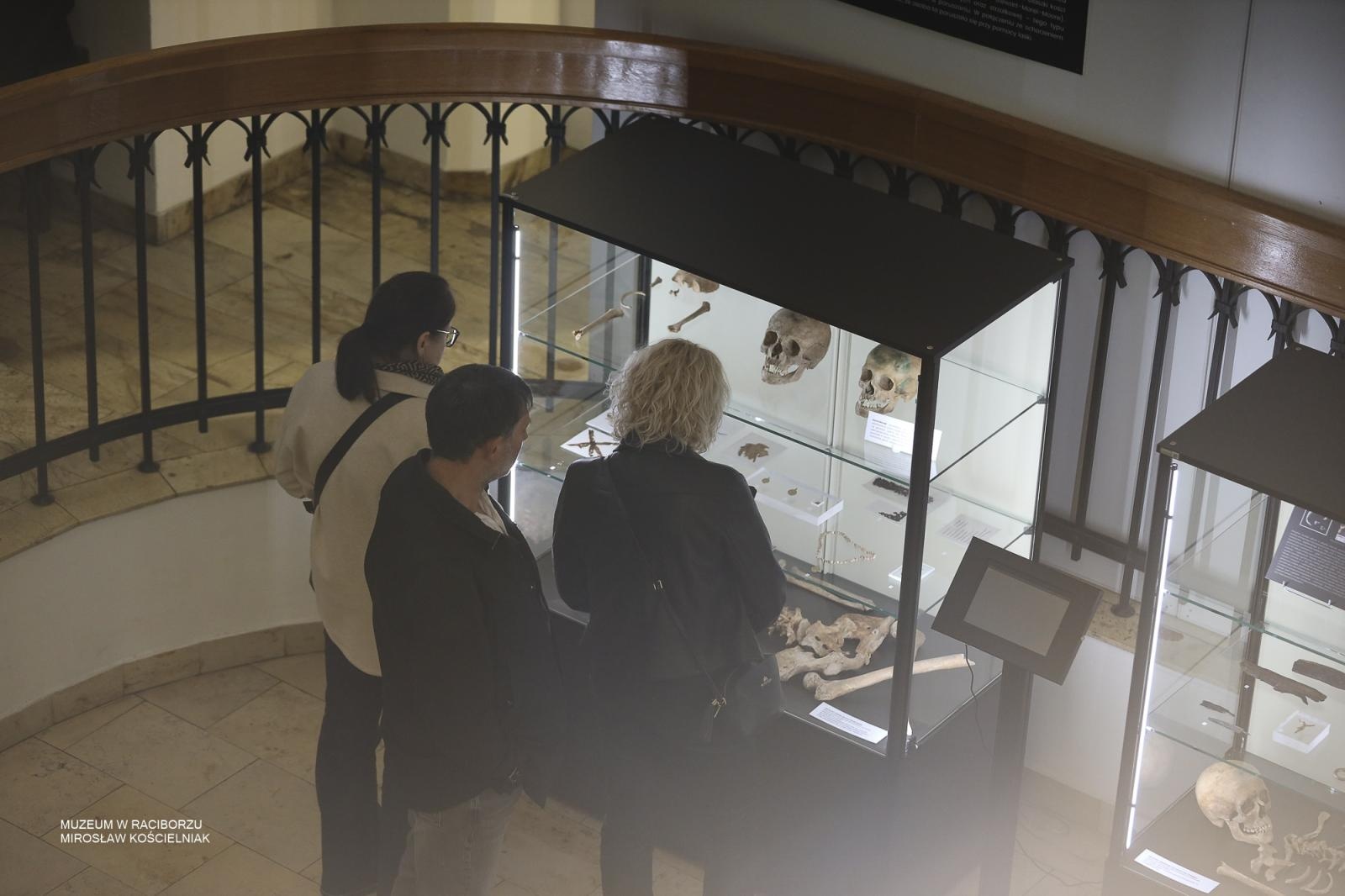Zdjęcie w galerii na portalu naszraciborz.pl: Noc Muzeów w Raciborzu za nami. Kino nieme, eksperymenty i wieczór pełen atrakcji wiadomości z regionu
