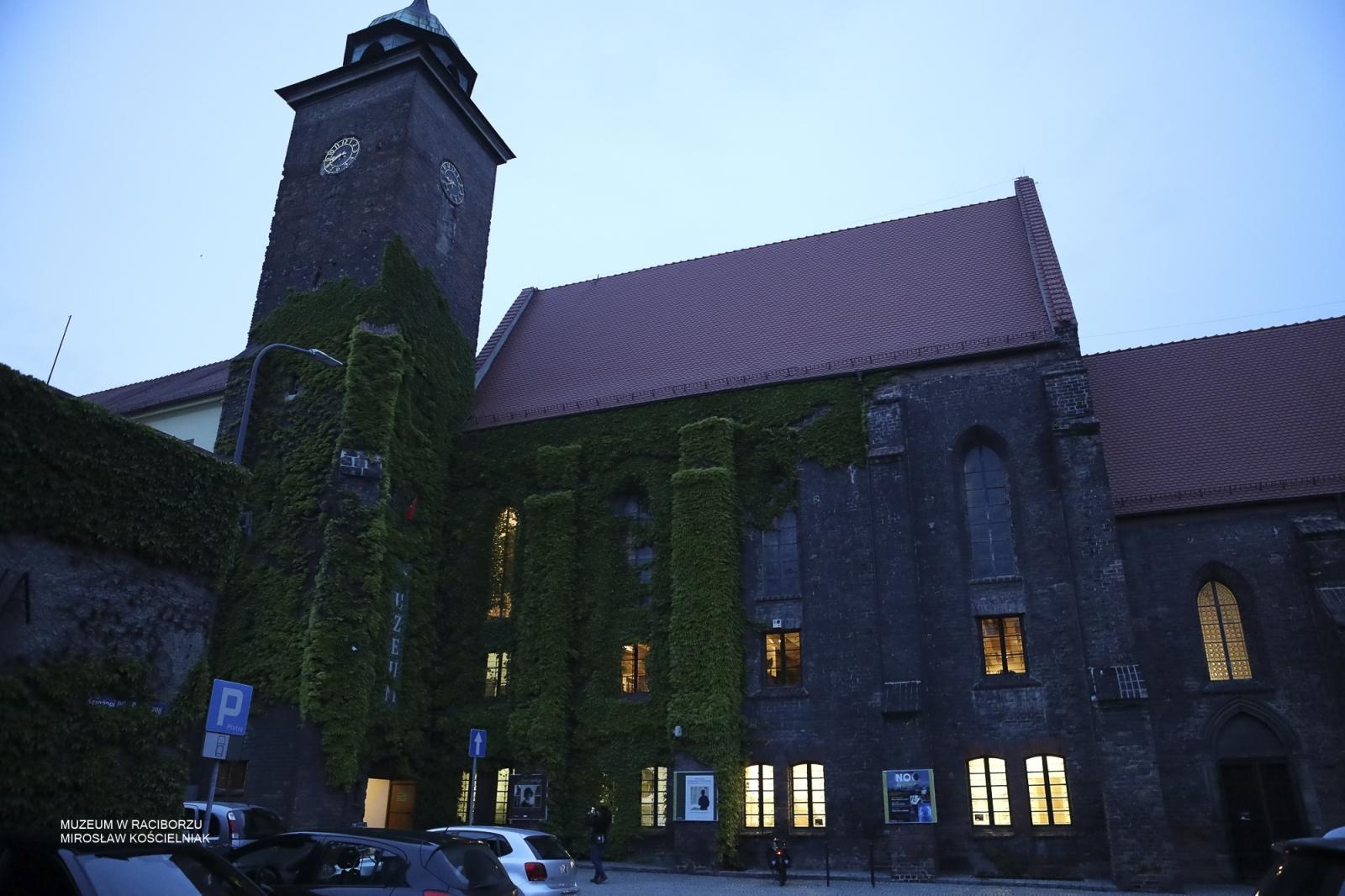 Zdjęcie w galerii na portalu naszraciborz.pl: Noc Muzeów w Raciborzu za nami. Kino nieme, eksperymenty i wieczór pełen atrakcji wiadomości z regionu