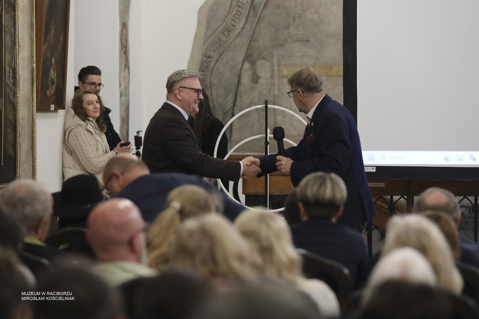 Zdjęcie w galerii na portalu naszraciborz.pl: Noc Muzeów w Raciborzu za nami. Kino nieme, eksperymenty i wieczór pełen atrakcji wiadomości z regionu