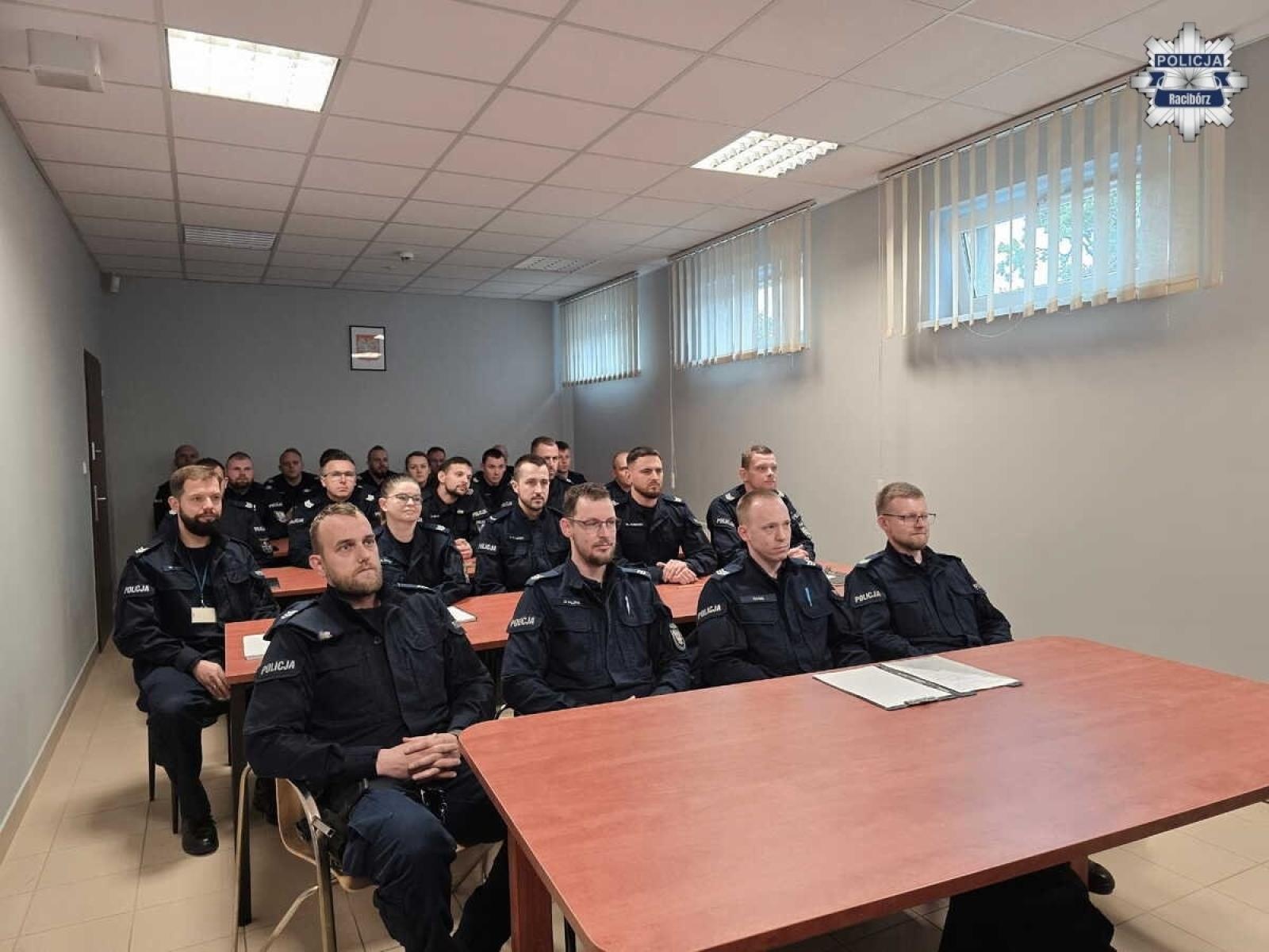 Zdjęcie w galerii na portalu naszraciborz.pl: W raciborskiej komendzie ruszył kurs aspirancki wiadomości z regionu
