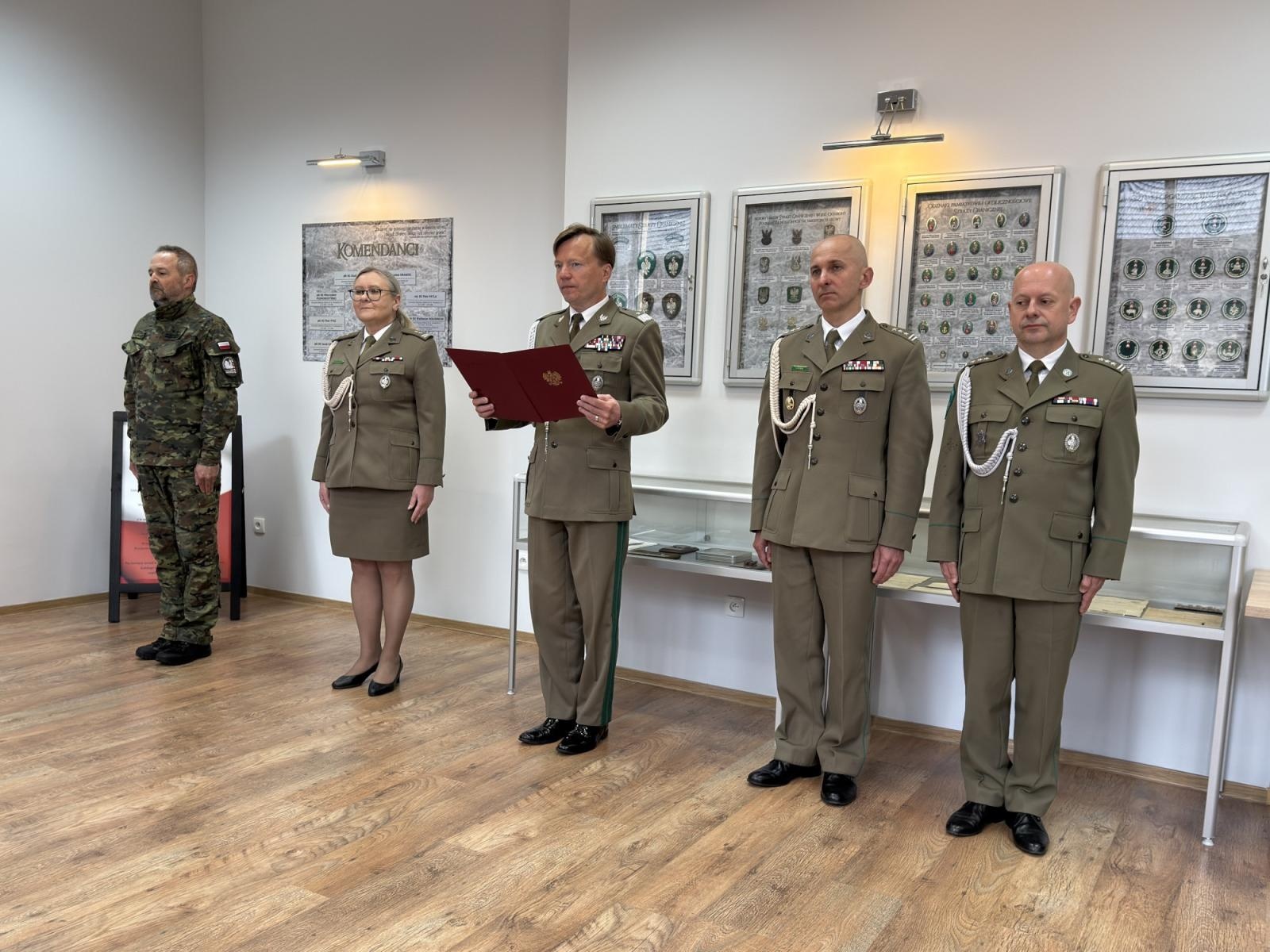 Zdjęcie w galerii na portalu naszraciborz.pl: Historyczny dzień - ślubowanie funkcjonariuszy służby kontraktowej w SG wiadomości z regionu