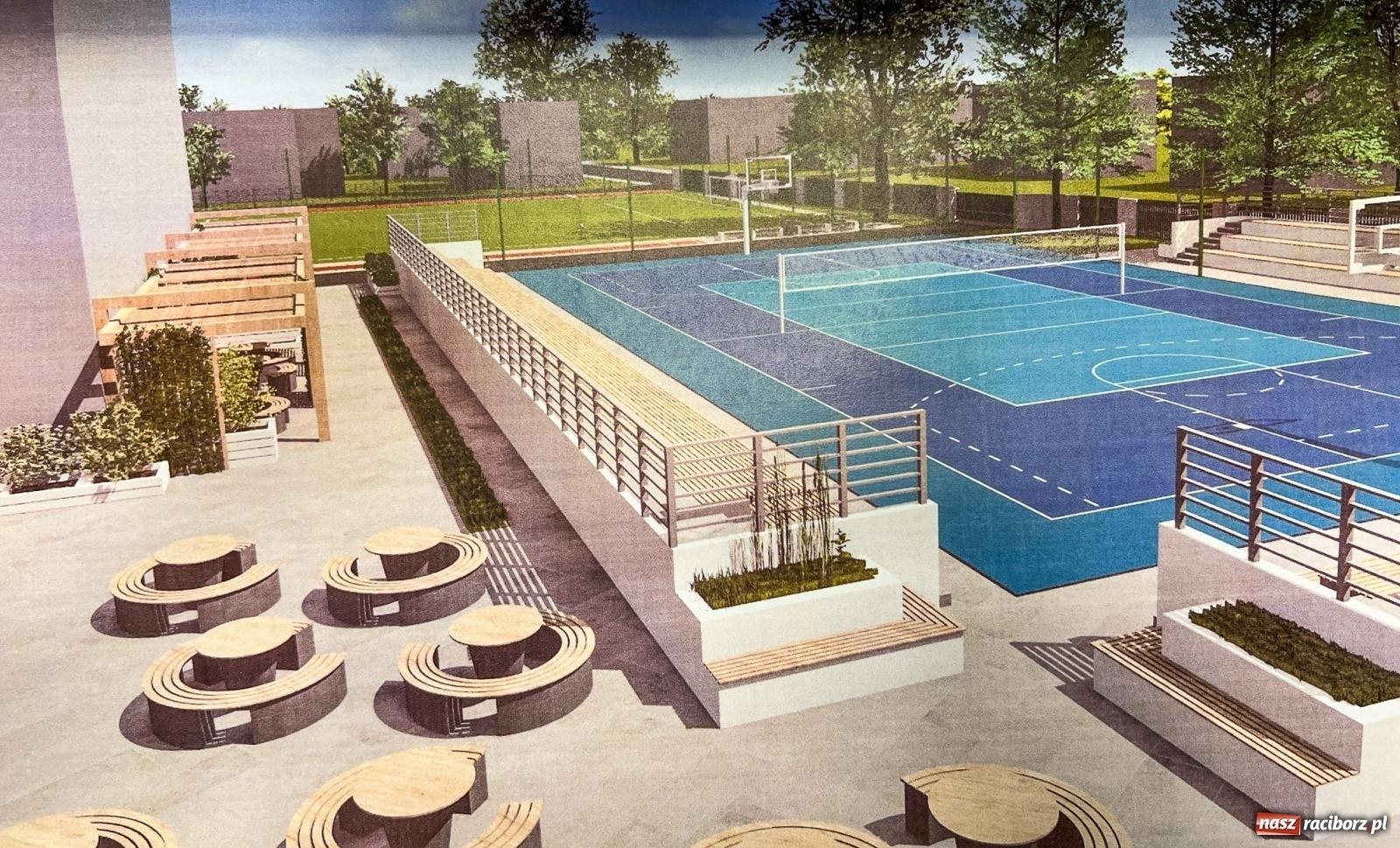 Zdjęcie w galerii na portalu naszraciborz.pl: Teren wokół II LO to dziś plac budowy. Powstaje nowoczesna infrastruktura sportowa wiadomości z regionu