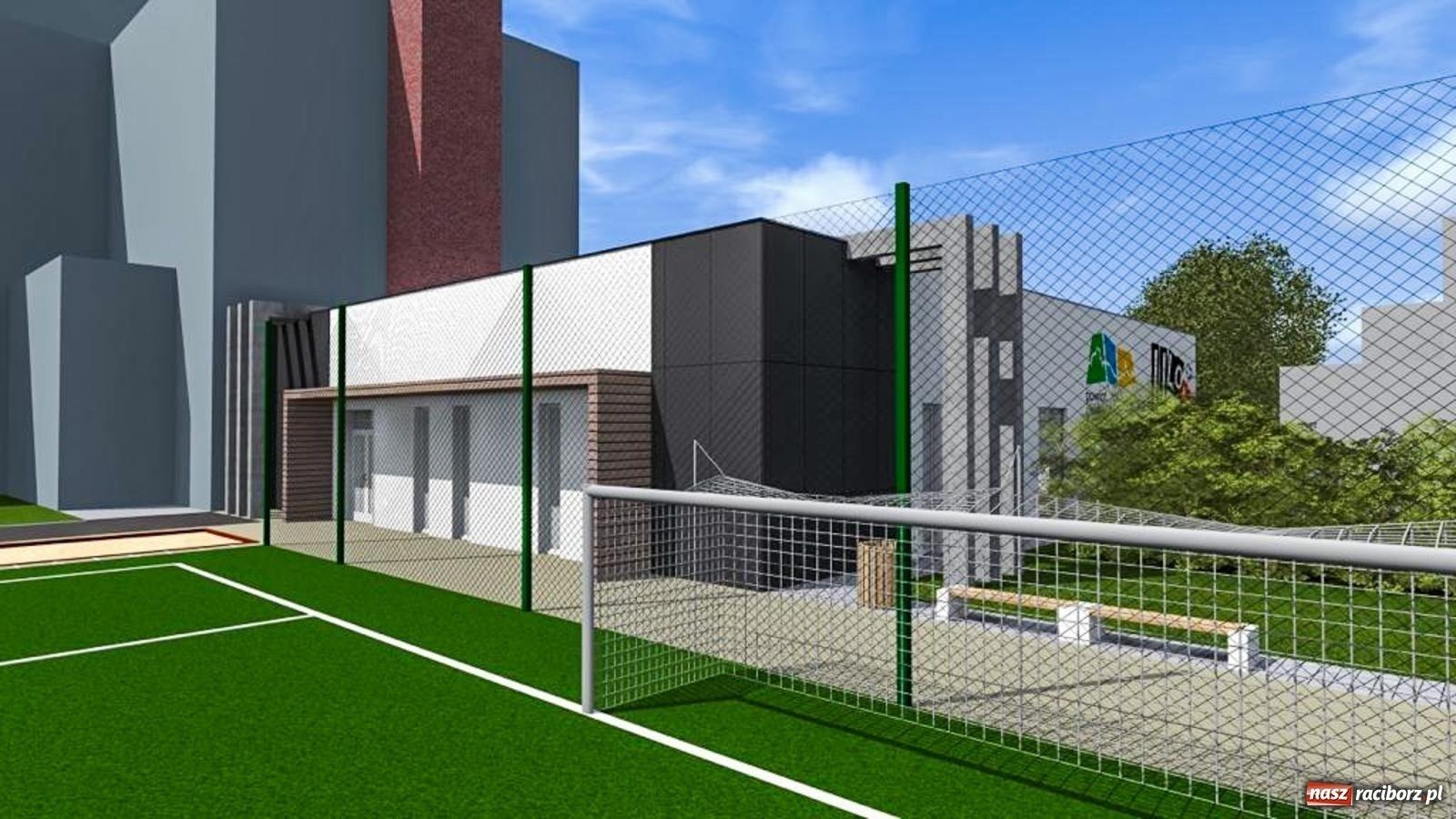 Zdjęcie w galerii na portalu naszraciborz.pl: Teren wokół II LO to dziś plac budowy. Powstaje nowoczesna infrastruktura sportowa wiadomości z regionu