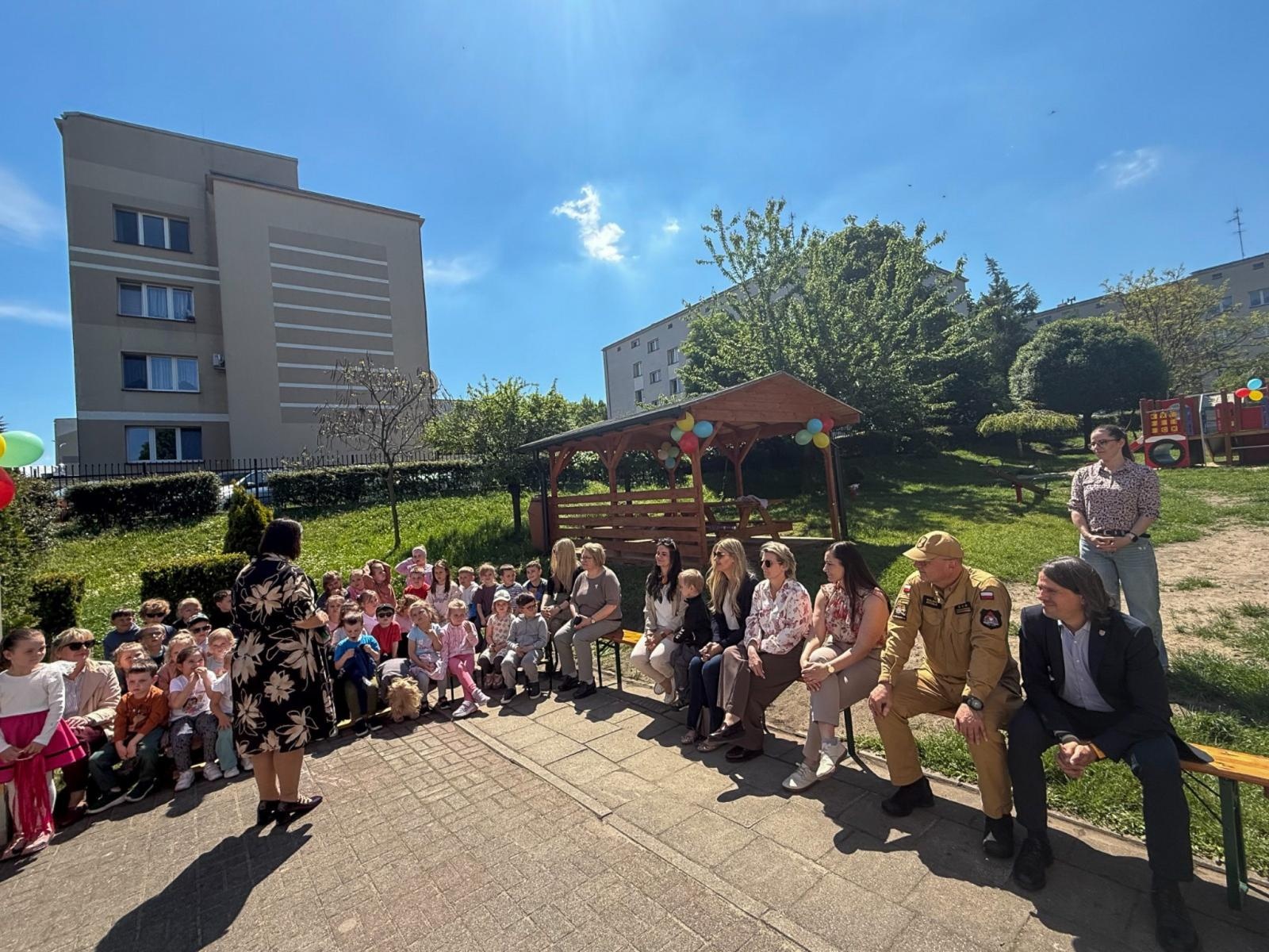 Zdjęcie w galerii na portalu naszraciborz.pl: Nowy plac zabaw otwarty przy Przedszkolu nr 15 w Raciborzu wiadomości z regionu