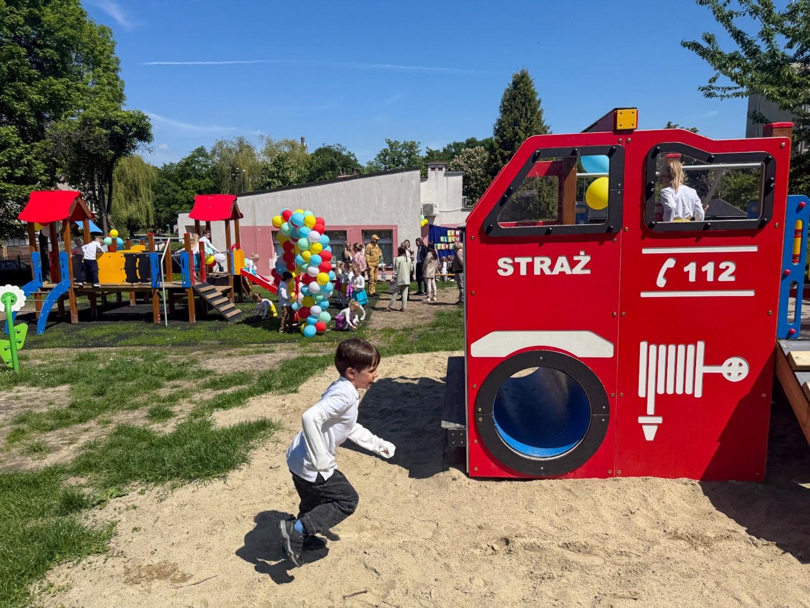Zdjęcie w galerii na portalu naszraciborz.pl: Nowy plac zabaw otwarty przy Przedszkolu nr 15 w Raciborzu wiadomości z regionu