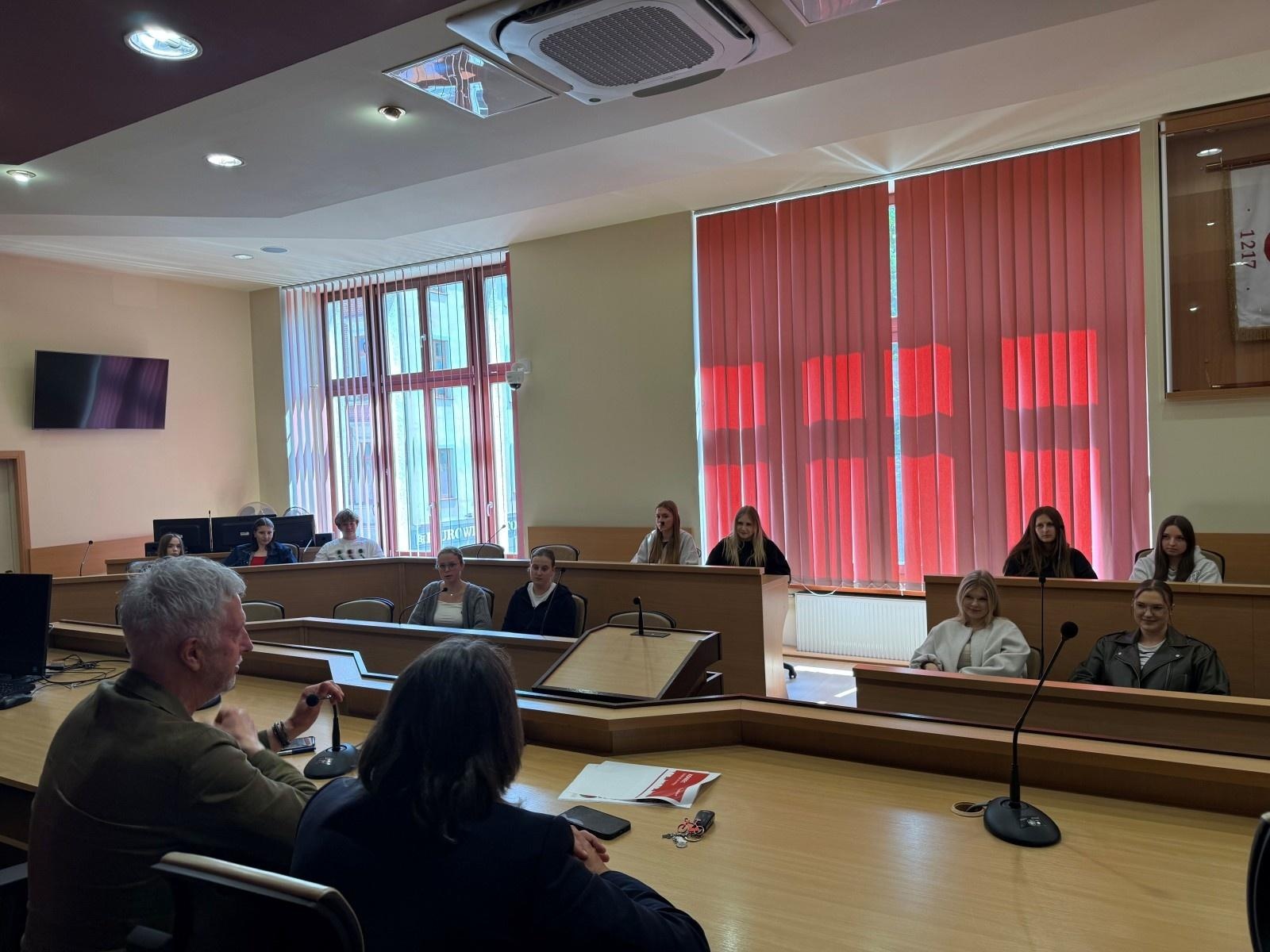 Zdjęcie w galerii na portalu naszraciborz.pl: Uczniowie CKZiU nr 1 odwiedzili Urząd Miasta Raciborza wiadomości z regionu
