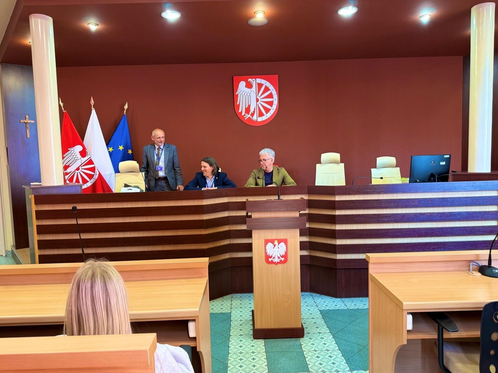 Zdjęcie w galerii na portalu naszraciborz.pl: Uczniowie CKZiU nr 1 odwiedzili Urząd Miasta Raciborza wiadomości z regionu