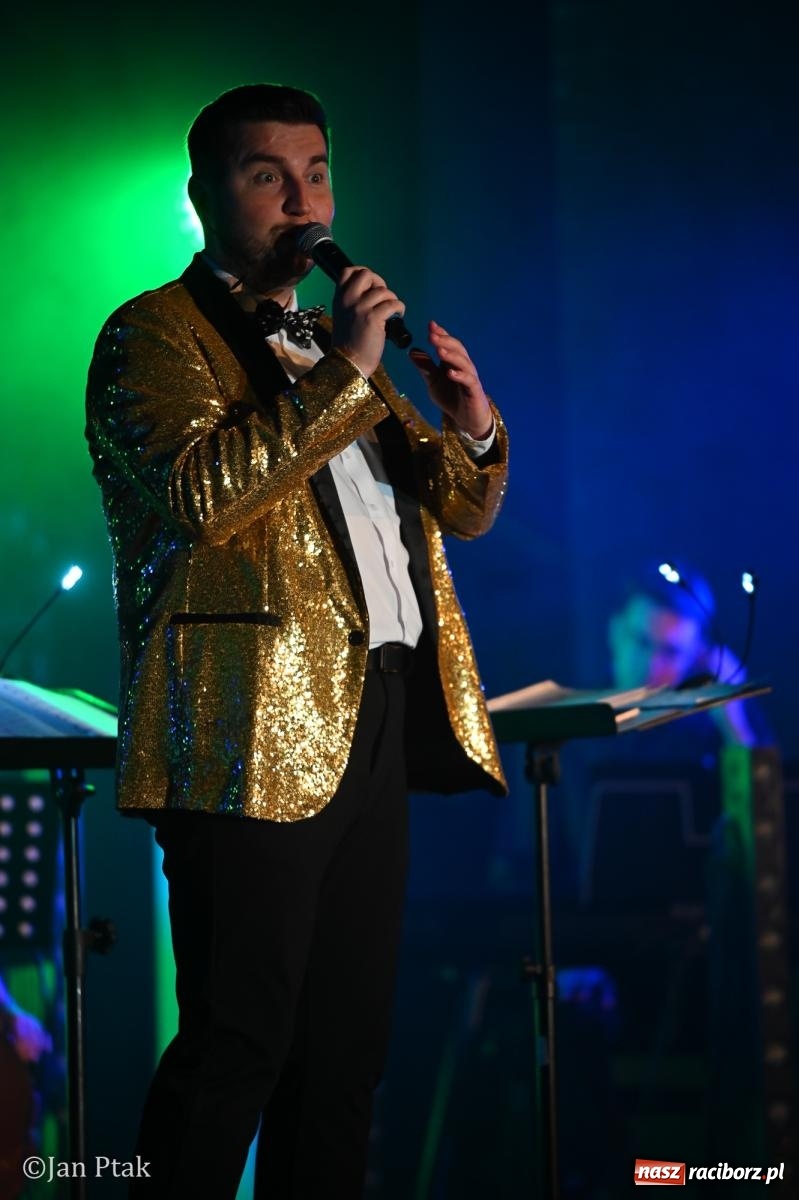 Zdjęcie w galerii na portalu naszraciborz.pl: Jedyny taki koncert w Polsce porwał publiczność w Raciborskim Centrum Kultury [FOTO i WIDEO] wiadomości z regionu