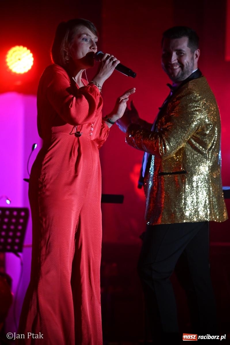 Zdjęcie w galerii na portalu naszraciborz.pl: Jedyny taki koncert w Polsce porwał publiczność w Raciborskim Centrum Kultury [FOTO i WIDEO] wiadomości z regionu