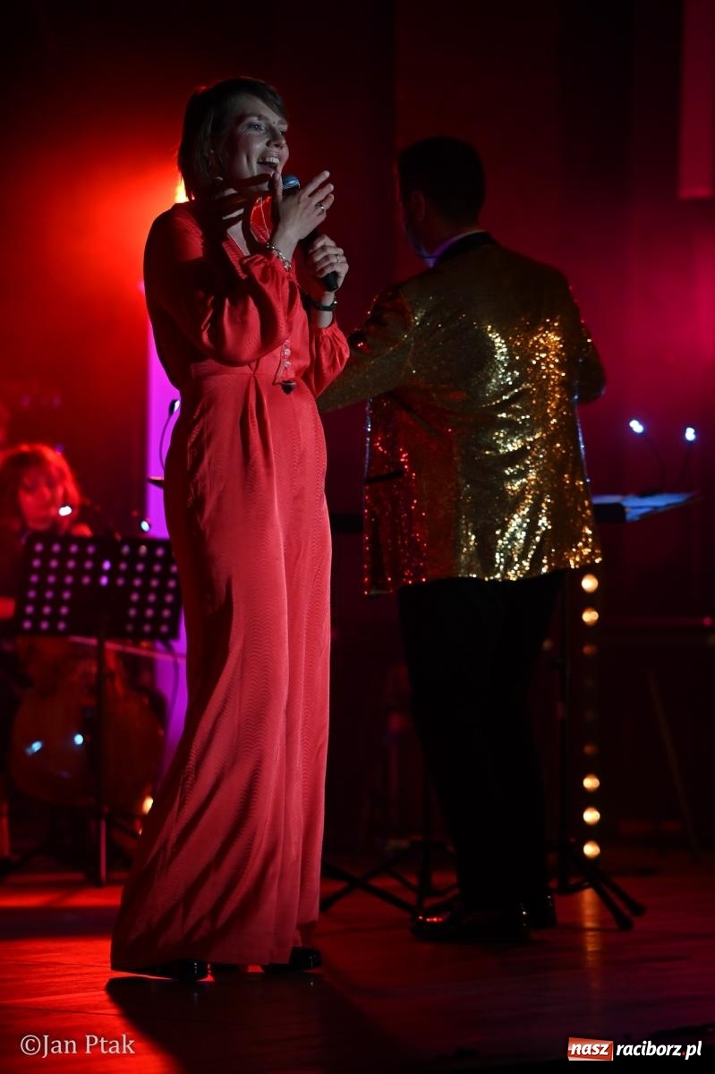 Zdjęcie w galerii na portalu naszraciborz.pl: Jedyny taki koncert w Polsce porwał publiczność w Raciborskim Centrum Kultury [FOTO i WIDEO] wiadomości z regionu