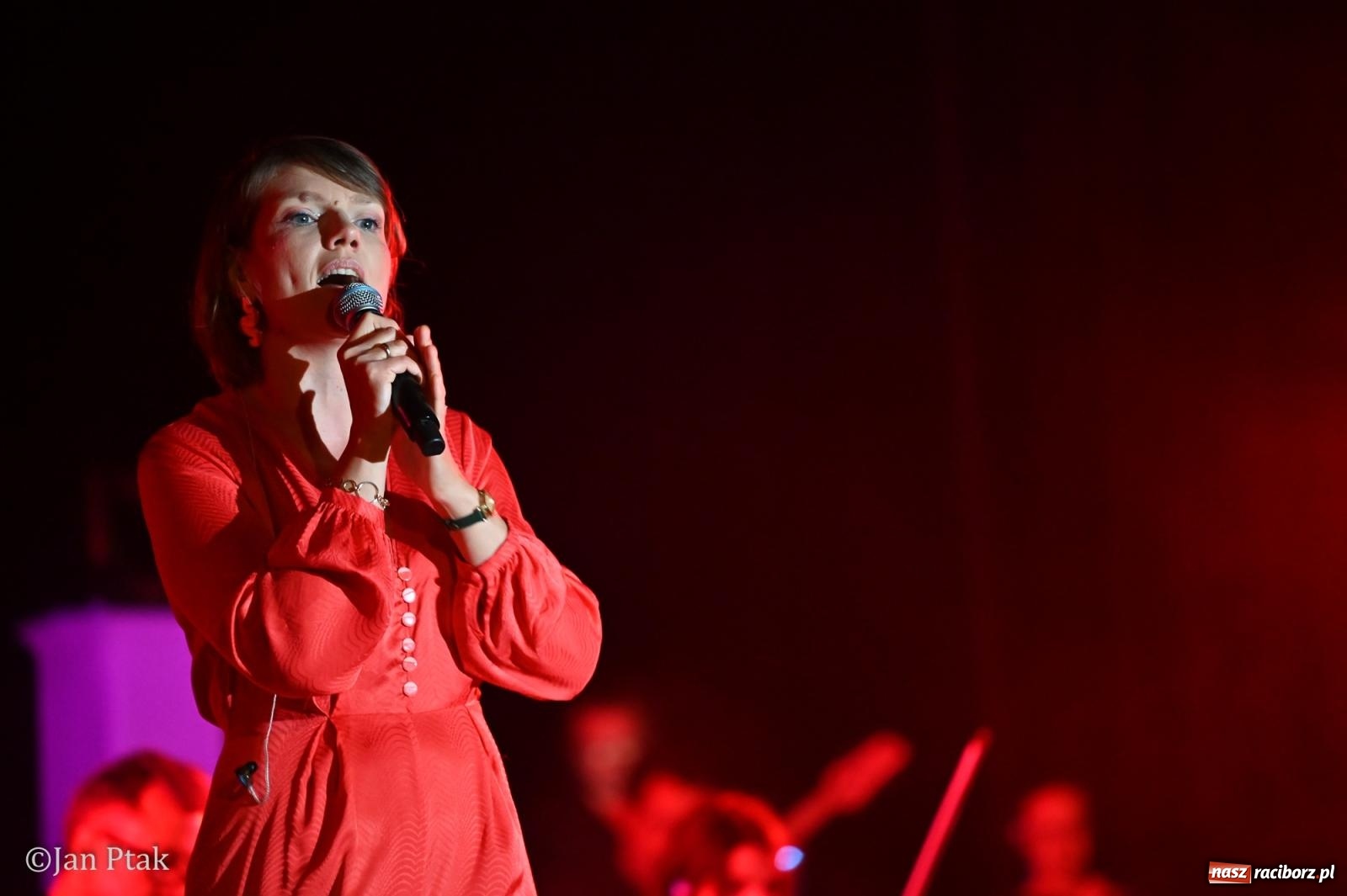 Zdjęcie w galerii na portalu naszraciborz.pl: Jedyny taki koncert w Polsce porwał publiczność w Raciborskim Centrum Kultury [FOTO i WIDEO] wiadomości z regionu