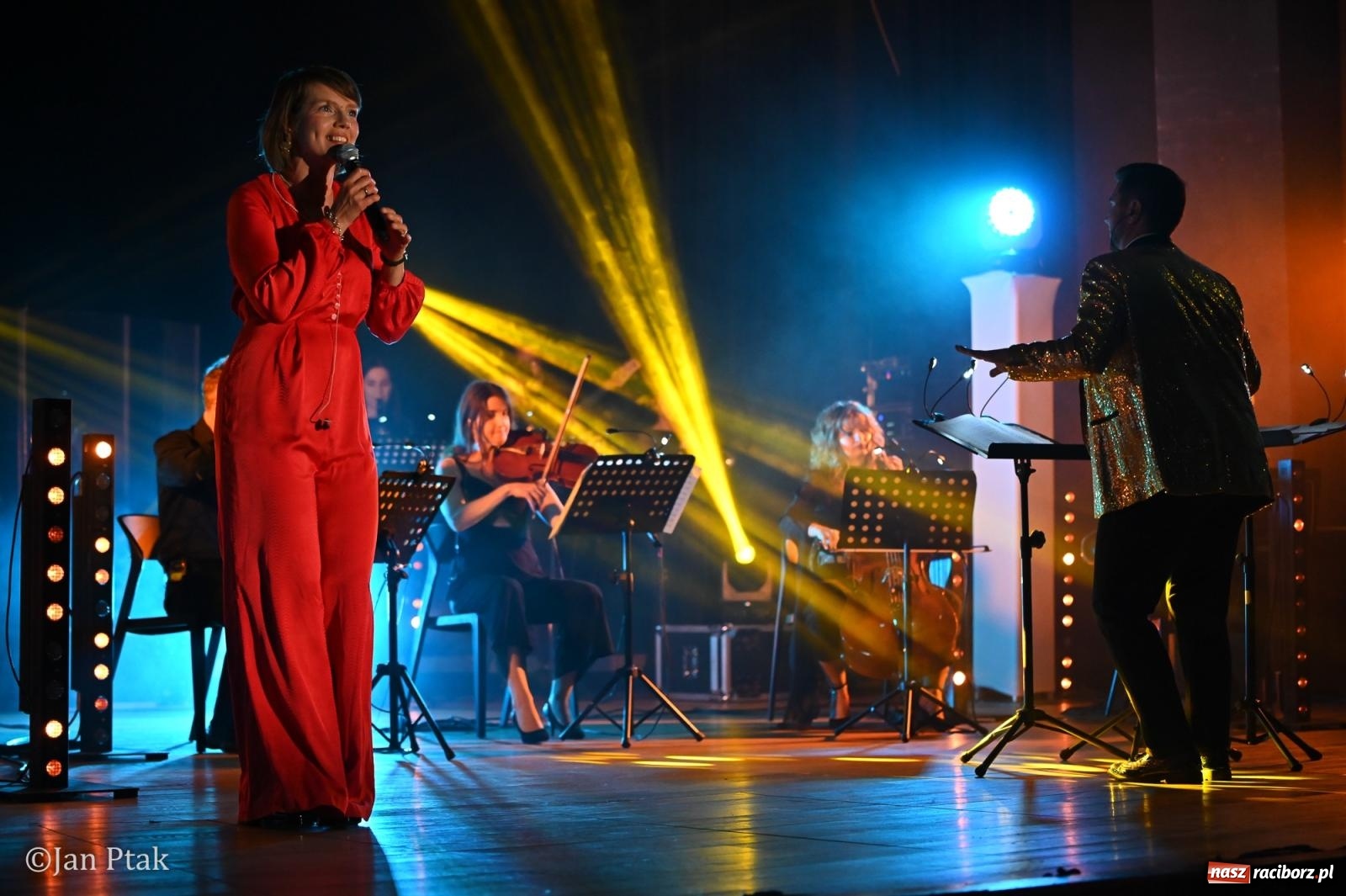 Zdjęcie w galerii na portalu naszraciborz.pl: Jedyny taki koncert w Polsce porwał publiczność w Raciborskim Centrum Kultury [FOTO i WIDEO] wiadomości z regionu